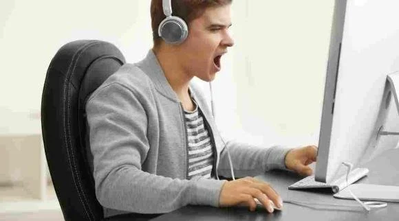 29. 컴퓨터 게임에 빠져있는 자녀 문제를 어떻게 해결하나?