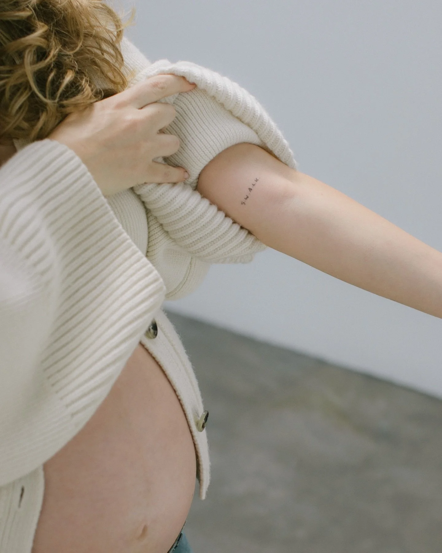 &ldquo;It&rsquo;s my grandmas handwriting and means &ldquo;sealed with a loving kiss,&rdquo; she writes it on all letters that she send to me. She&rsquo;s visiting all the way from England this week to meet E for the first time!&rdquo;

This baby gir