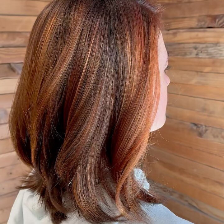 Cinnamon balayage 🤩🤩🤩

A beautiful transformation by our new stylist, @kelseyeileenhair !!! Book a color consultation with Kelsey now😉

#honeyhair #honeybellingham #honeysalon #bellinghamhair #bellinghamhairstylist #davinessalon #hairsalon #belli