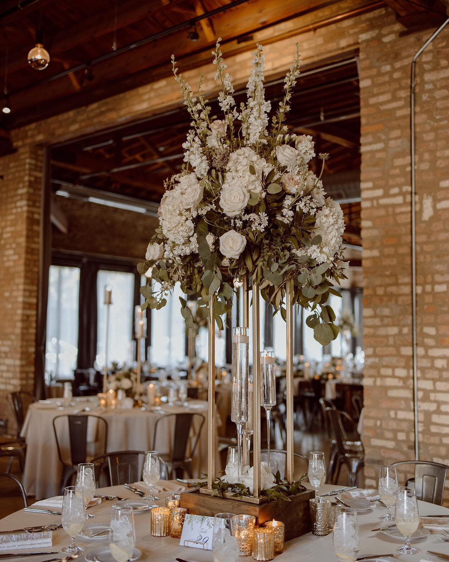 Talk about wow-factor!

These floral &amp; candle centerpieces from Anna &amp; Wills big day were nothing short of a dream 🤩
.
.
.
.
Photo: @hellohanallc 
Bar: @hardlyshaken 
Planning &amp; Design: @manikasdesigns
Floral: @phillips_flowers 
Catering