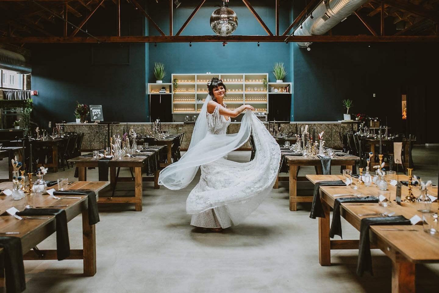 Twirling into Tuesday ✨ 

How gorgeous is bride Ilsa underneath our bright skylight ☀️✨

.
.
Photo: @thisisfeeling 
Coordination: @eventswithambiance 
Bar: @hardlyshaken 
Catering: @cocinafusioncatering 
Floral &amp; Reception Decor: @flowersflowerse