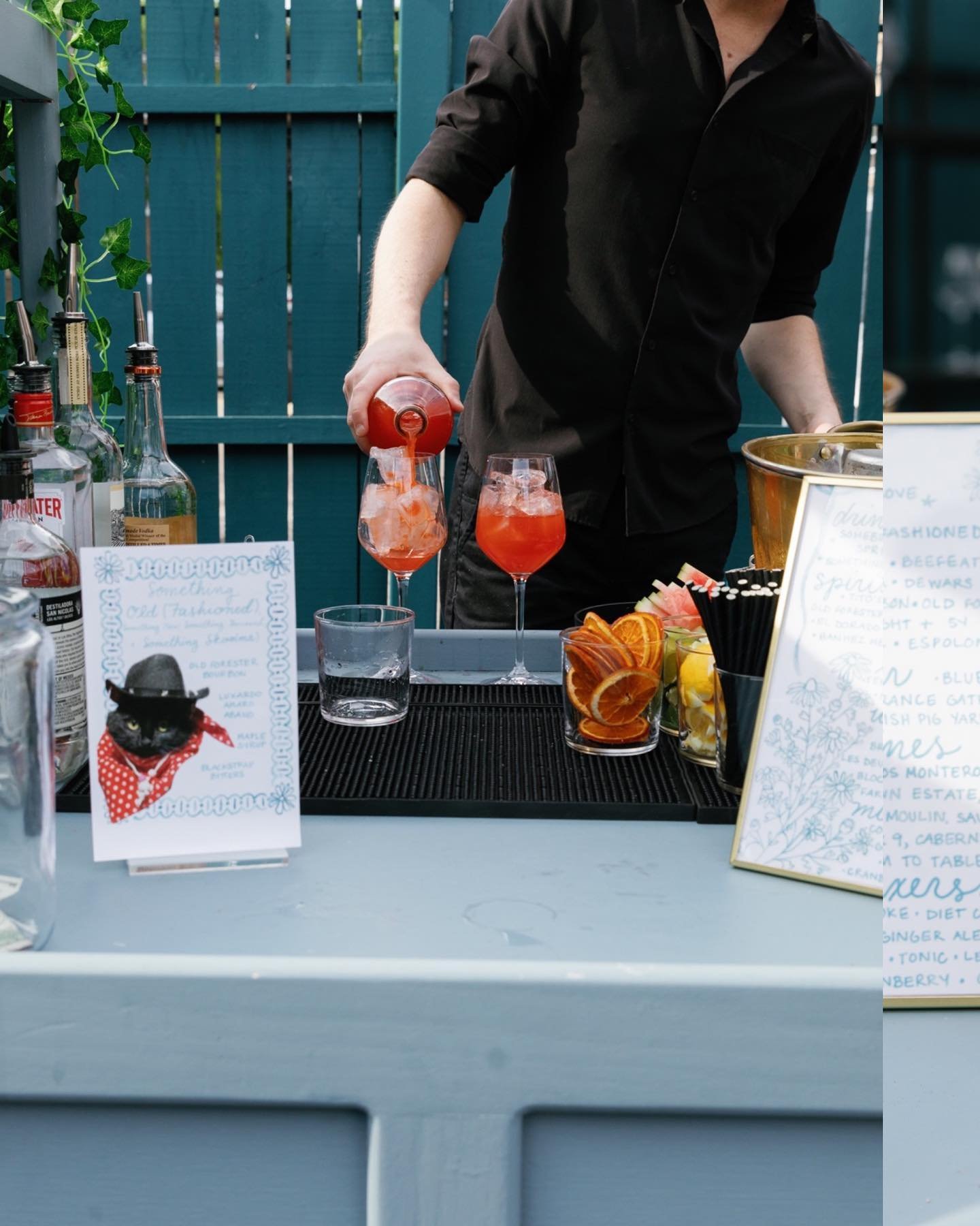 As fall approaches, we can&rsquo;t help but dream about this years colorful &amp; warm summer weddings ☀️💖 

Glen &amp; Andrea&rsquo;s June wedding was a such a delight to host, and all of the custom-made details (like these bar menus) took it over 