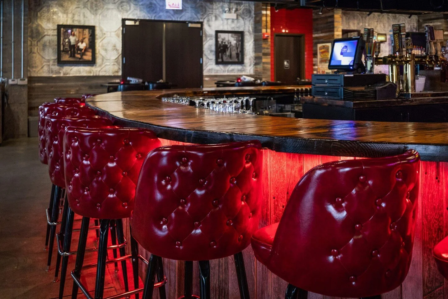 vinnys_pizza_bar_05-uai-1440x960.jpg
