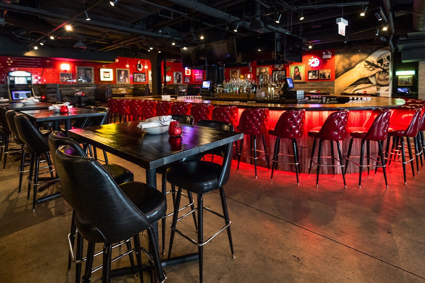 vinnys_pizza_bar_06-uai-1440x960.jpg