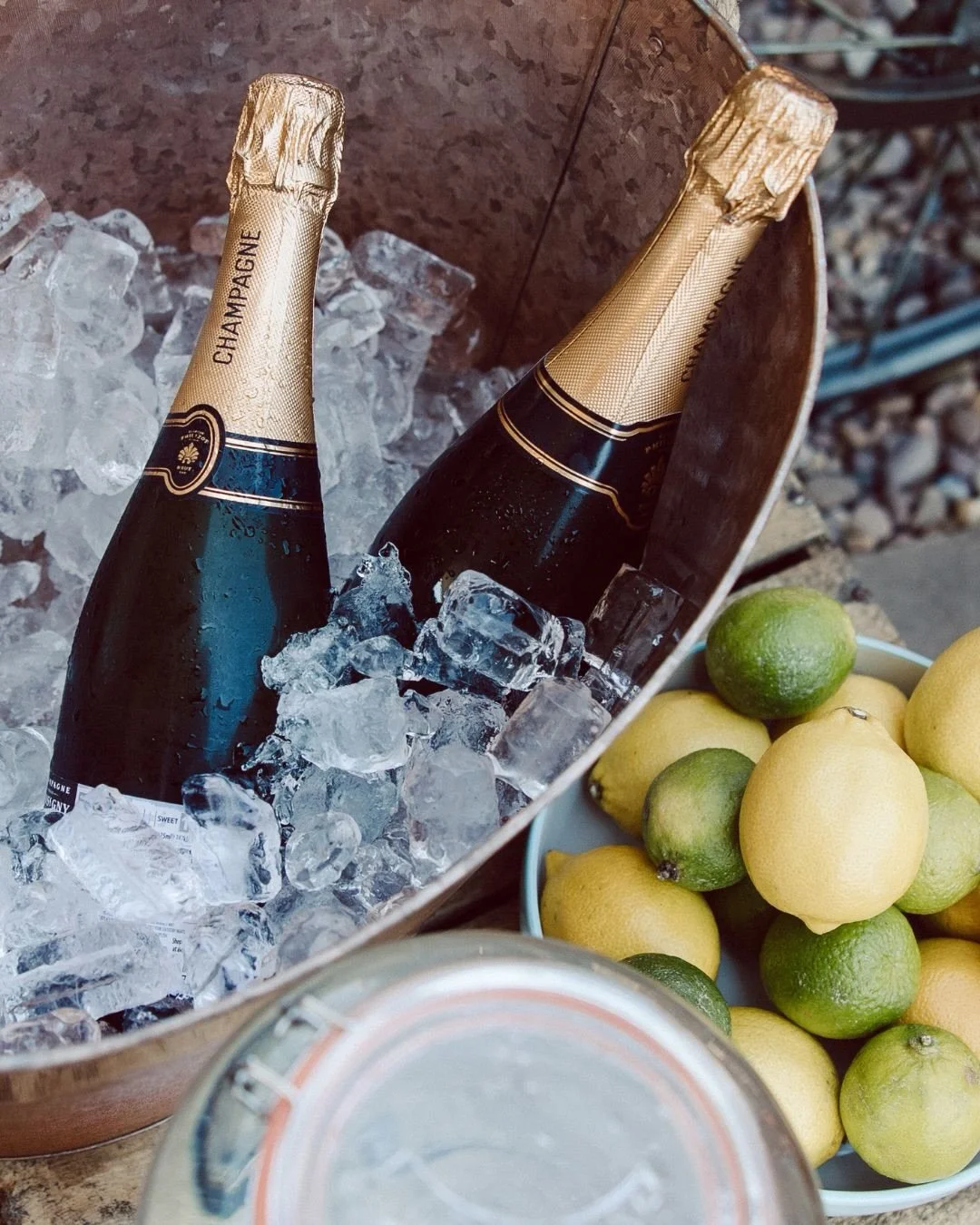 What a weekend ☀️😎
Hopefully you&rsquo;ve had a chilled glass in hand 🥂🍊

📸 @lukebennettphoto