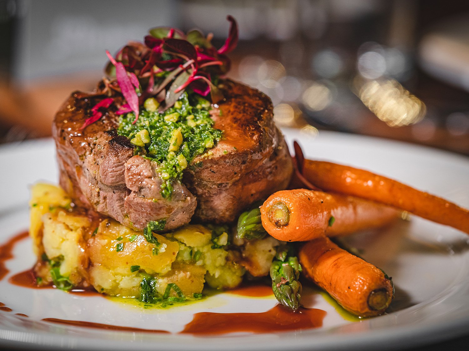 Scottish-Beef-Fillet,-Crushed-Potatoes,-Asparagus,-Port-Jus.jpg