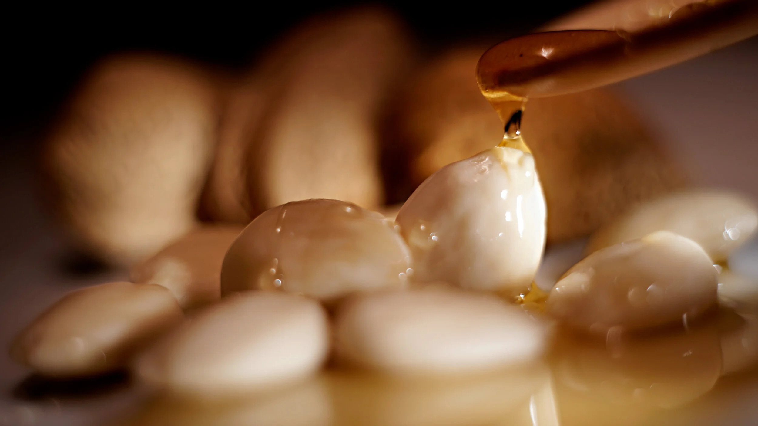 Què pot ser més bo que la combinació de la mel i les ametlles ?  