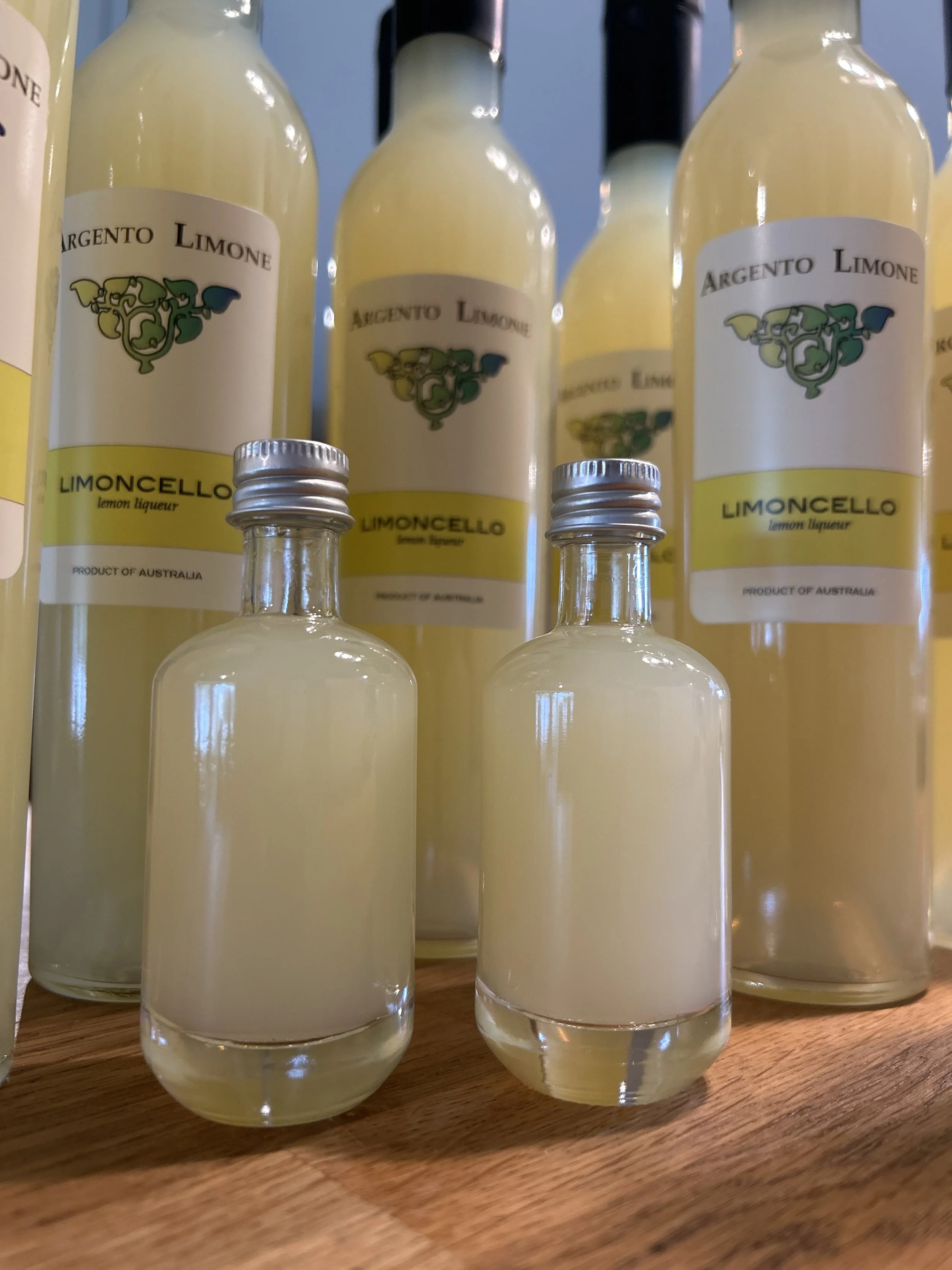 Limoncello for wedding & party favours