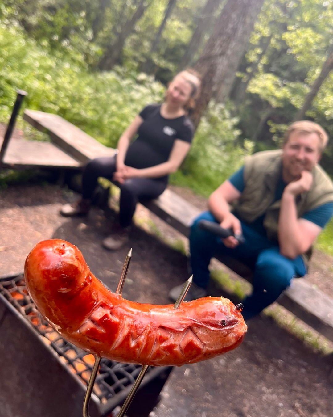 Makkara tai vegenakki, 
on y&ouml;t&ouml;n y&ouml; &ndash; unohda hetkeksi embo ja fullst&auml;kki.

Hyv&auml;&auml; juhannusta!
☀️☀️☀️

#rakettitiede