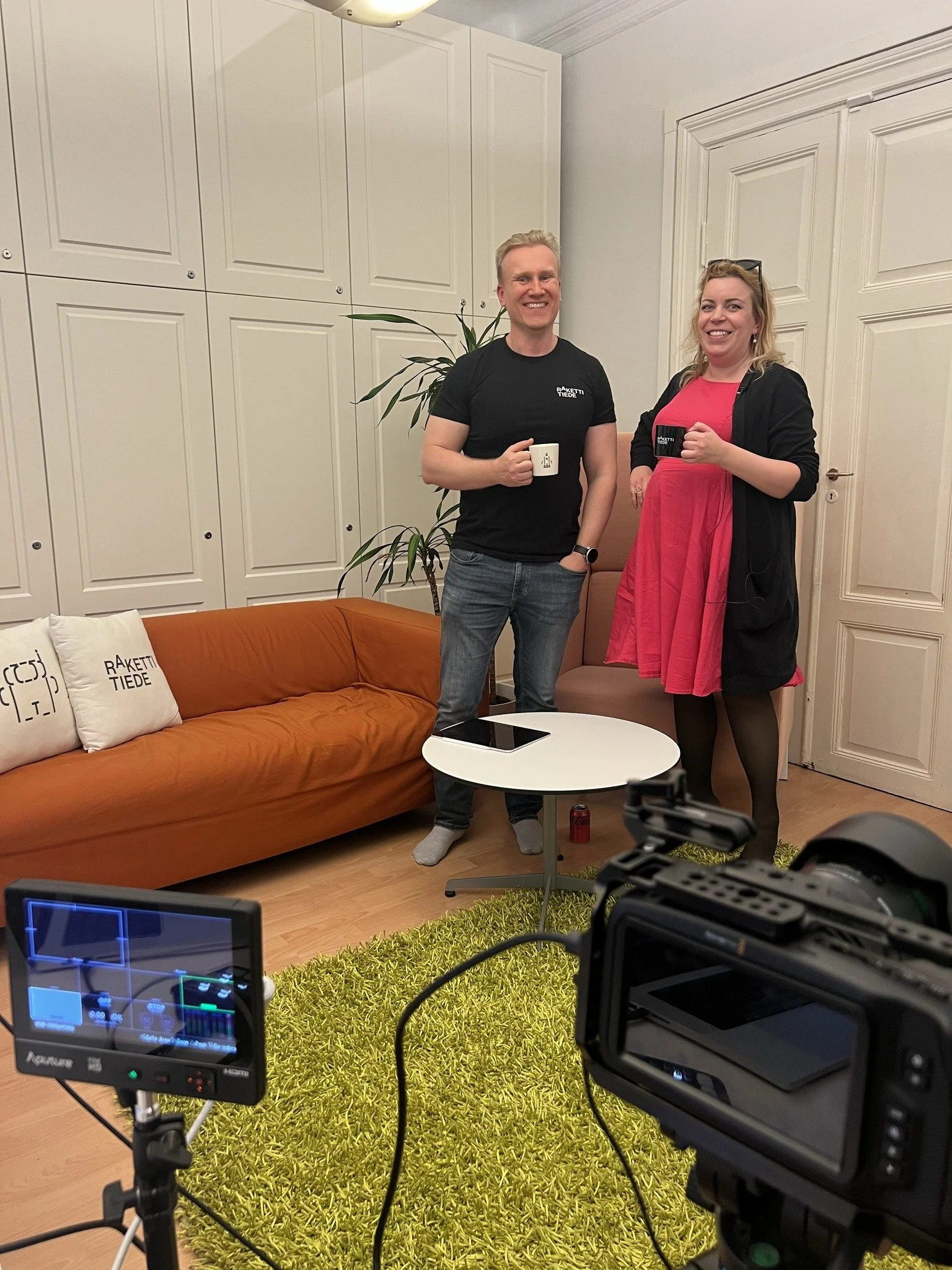 💬 &rdquo;Parmesaani parantaa kaikkea, samoin ketteryys.&rdquo; &ndash; Milsa Malin, agile coach ja scrum master

Torstai-iltap&auml;iv&auml;n Rakettiwebinaarissa Milsa ja Raketin CEO Juha mursivat kolme sitke&auml;ss&auml; el&auml;nytt&auml; agile-m