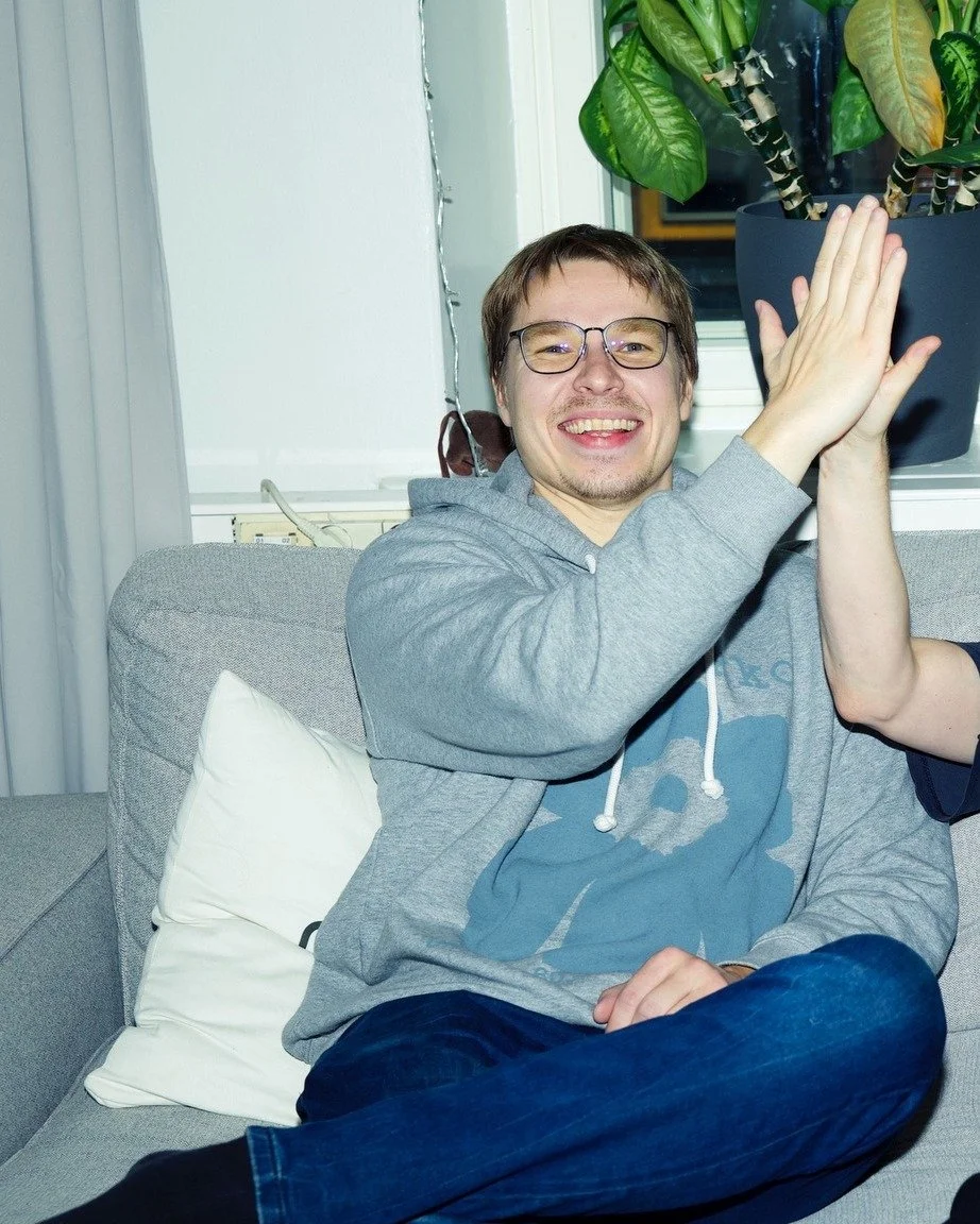 Rakettitiede vs. muut &ndash; mit&auml; eroa? 

Aika moni asia on samalla tavalla meill&auml; kuin muissakin konsulttitaloissa. Maksetaan palkat ajallaan, konsultti on osana asiakkaan tuotekehitystiimi&auml;, t&ouml;it&auml; tehd&auml;&auml;n hybridi