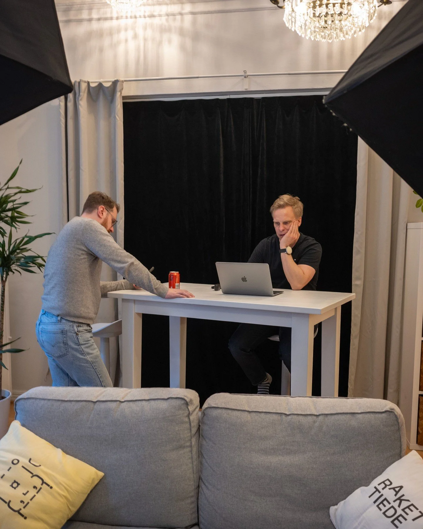 &ldquo;Vastuullinen taloudenpito ei tarkoita sit&auml;, ett&auml; j&auml;tet&auml;&auml;n tekem&auml;tt&auml; isoja juttuja. Vaan sit&auml;, ett&auml; tehd&auml;&auml;n ne silloin kun ollaan siihen oikeasti valmiita.&rdquo; &ndash; Juha, Raketin CEO
