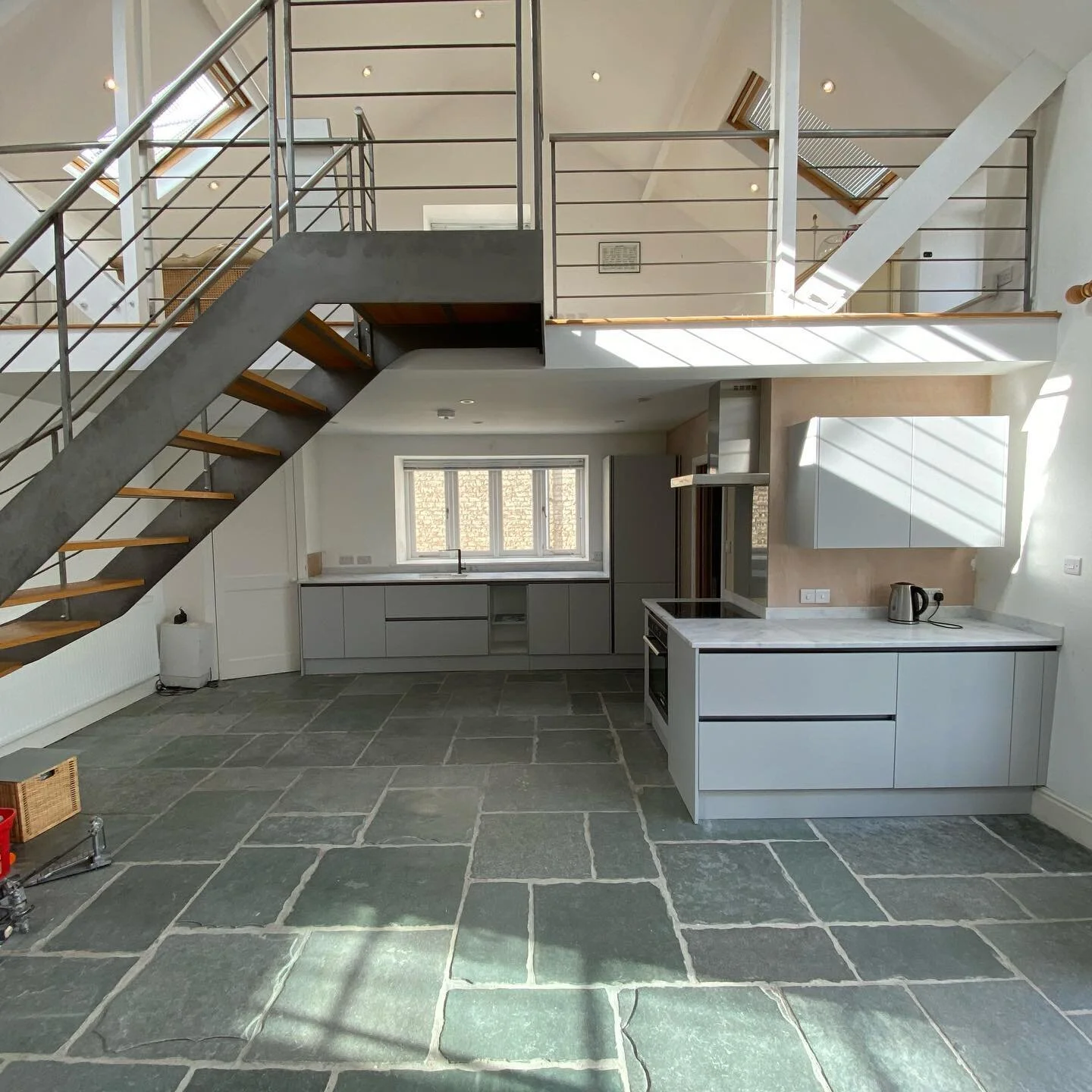 Quick Holiday let conversion! 1 week, bathroom created, kitchen installed with solid surfaces. Decorating next week.  #renovationproject #holidaylet #builder #countryliving #kitchendesign #kitchenrenovation #bathroomrenovation @lapayne1010 @joshjeffr