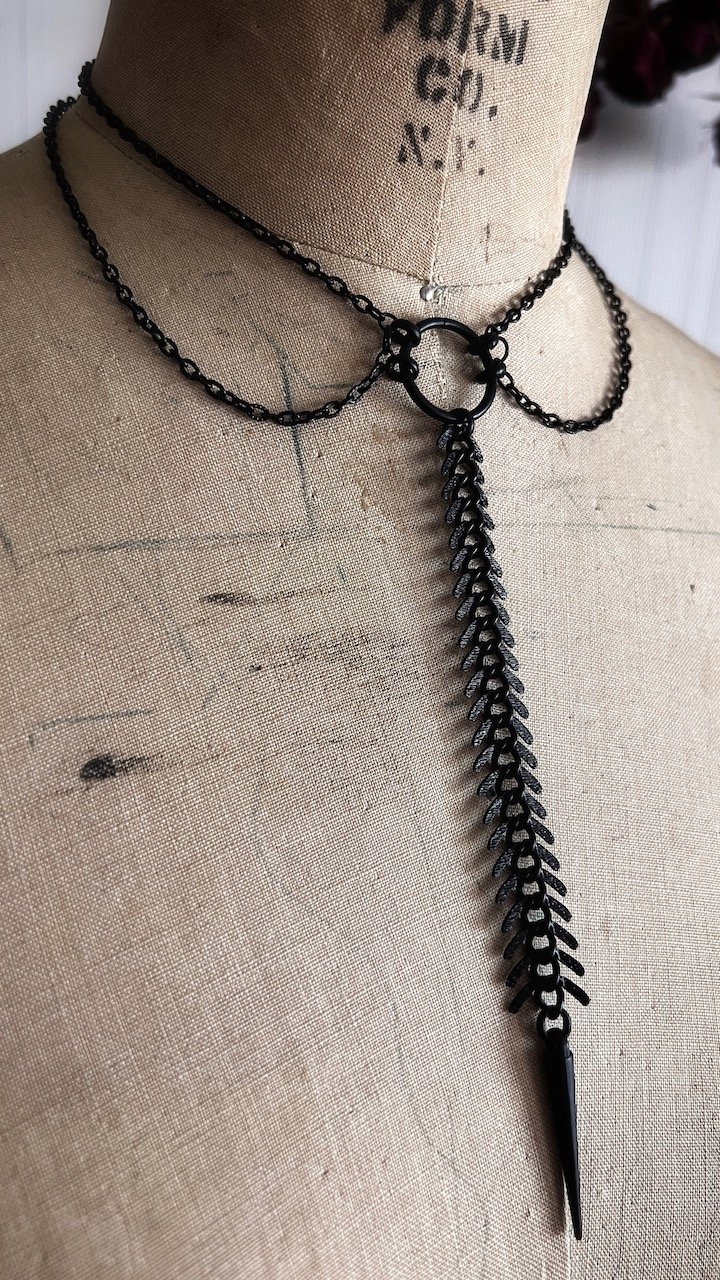 Andelaisi Boho Layered Velvet Necklace Choker Black Triangle Pendant  Necklace Vintage Velvet Ribbon Necklace Gothic Leather Choker Necklace  Chain Jewelry for Women and Girls price in Saudi Arabia | Amazon Saudi  Arabia |