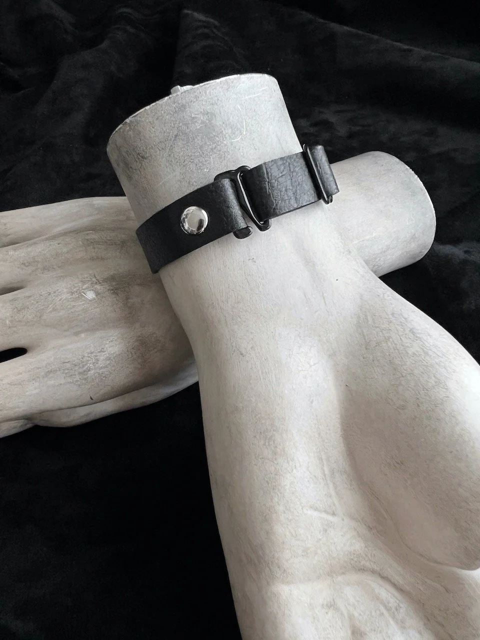 Black thick bracelet deals
