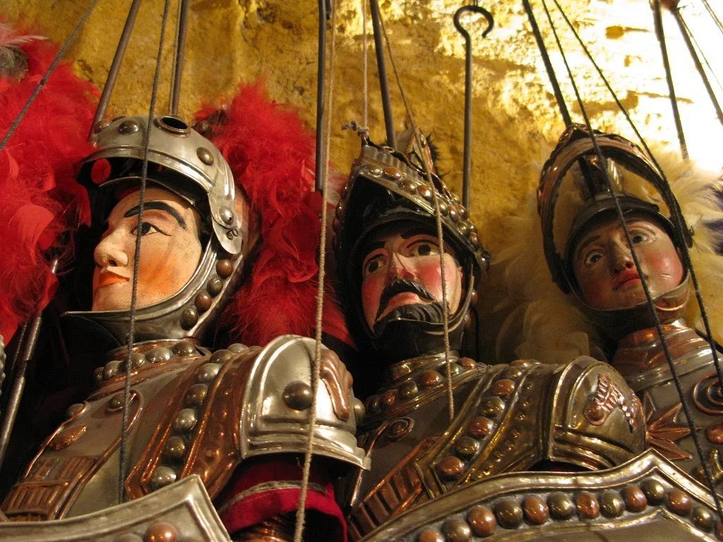 Shine the Light: “Sock Puppets” – Daniel 10