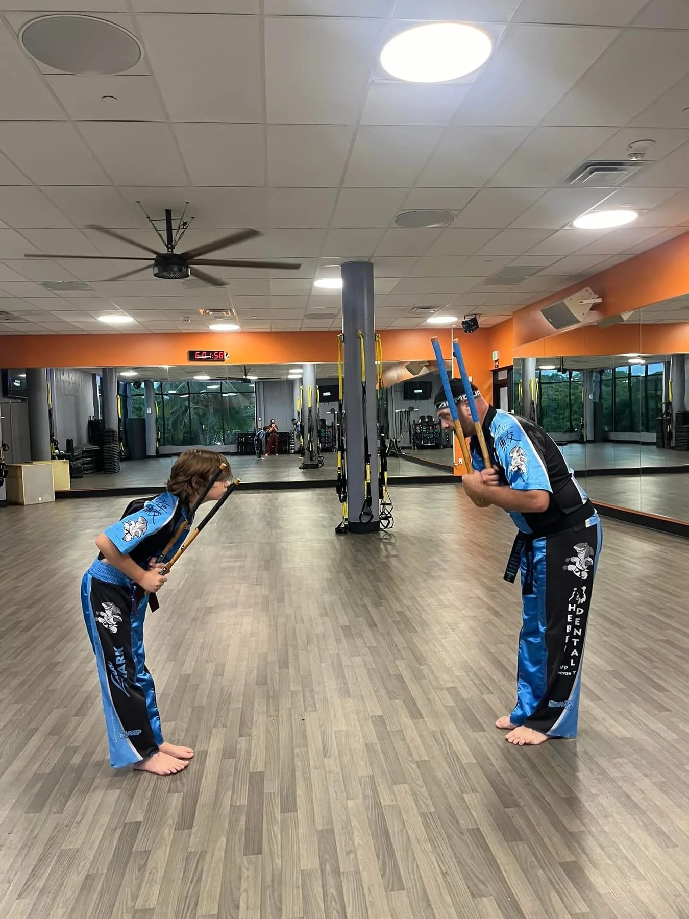 ufc jett test bow w sticks me.JPG