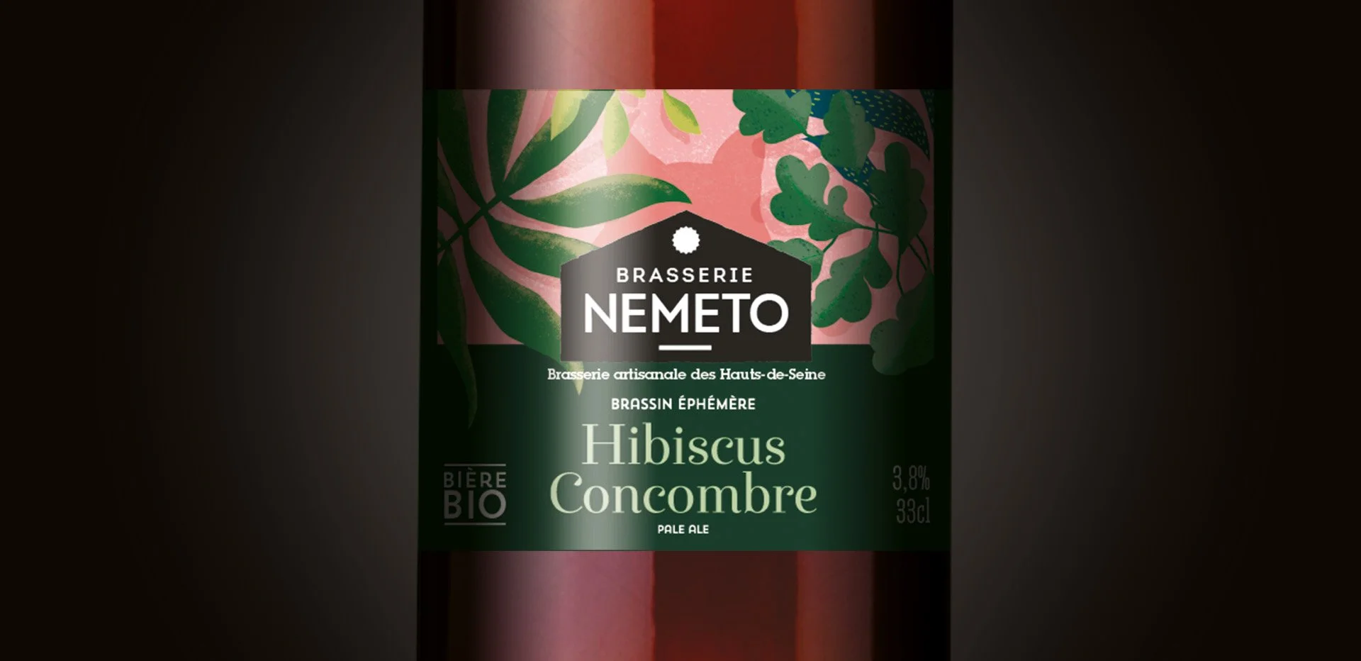 hibiscus sur bouteilles gros plan.jpg