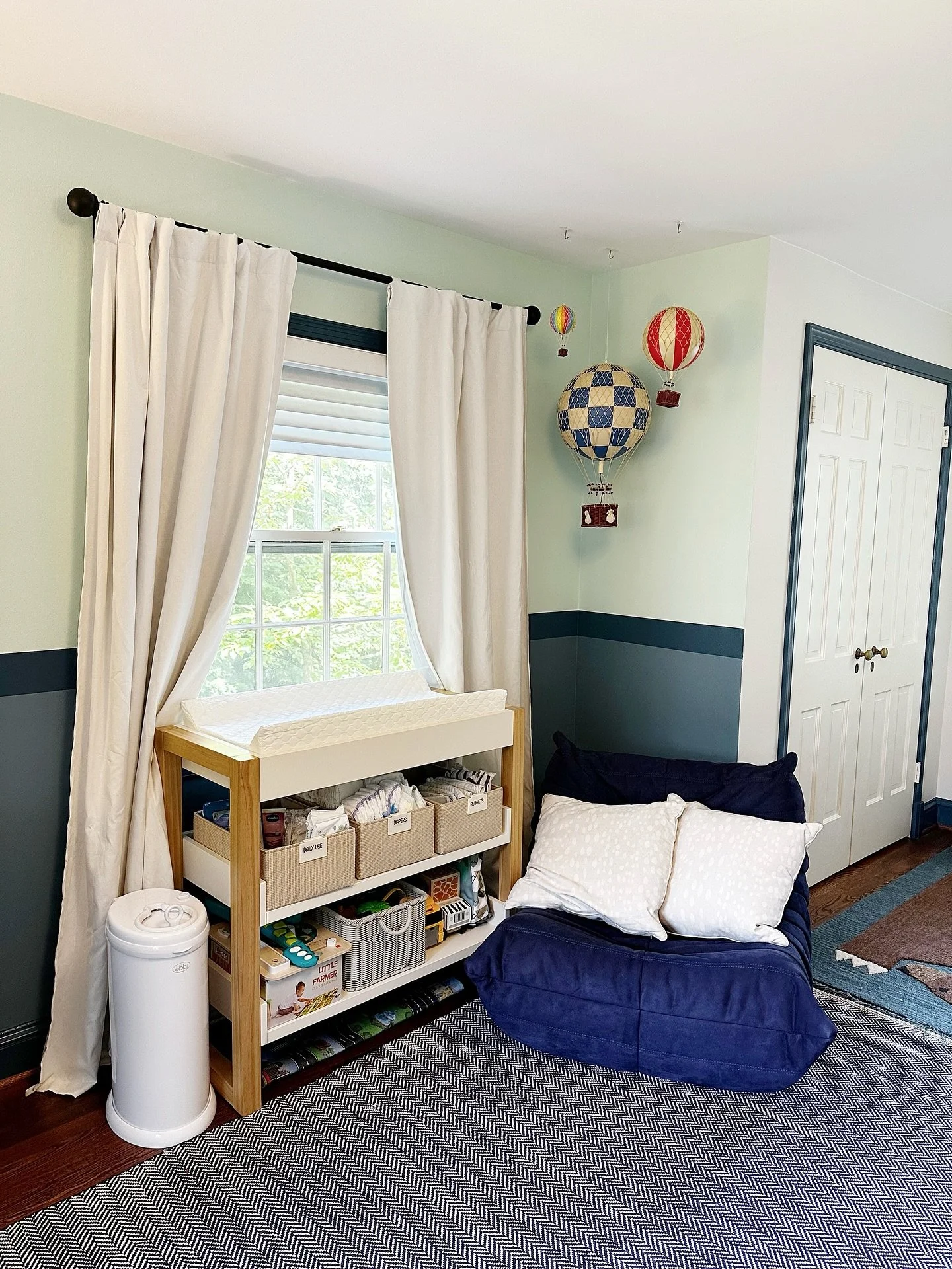 Organizing for kids doesn&rsquo;t have to be complicated - in fact, it shouldn&rsquo;t be! 

The goal is to make spaces simple enough that kids, parents, AND babysitters can all keep things running smoothly. 

In this room, we kept it easy: clear cat