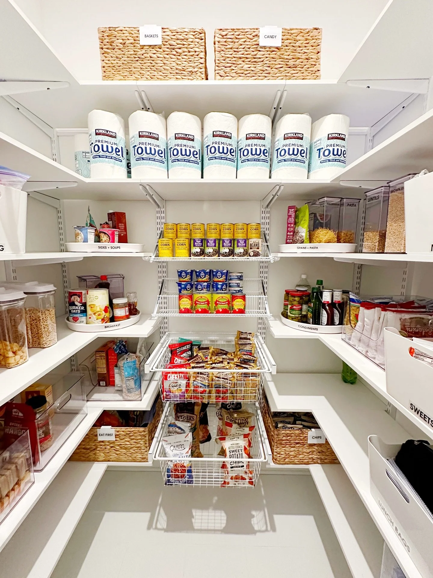 A beautiful + organized pantry &mdash; it&rsquo;s all about maintenance! 💫

Keeping it organized means building small habits that make a big difference 👇

✅ Check expiration dates
✅ Shop your pantry first
✅ Use what you have
✅ Refresh every season
