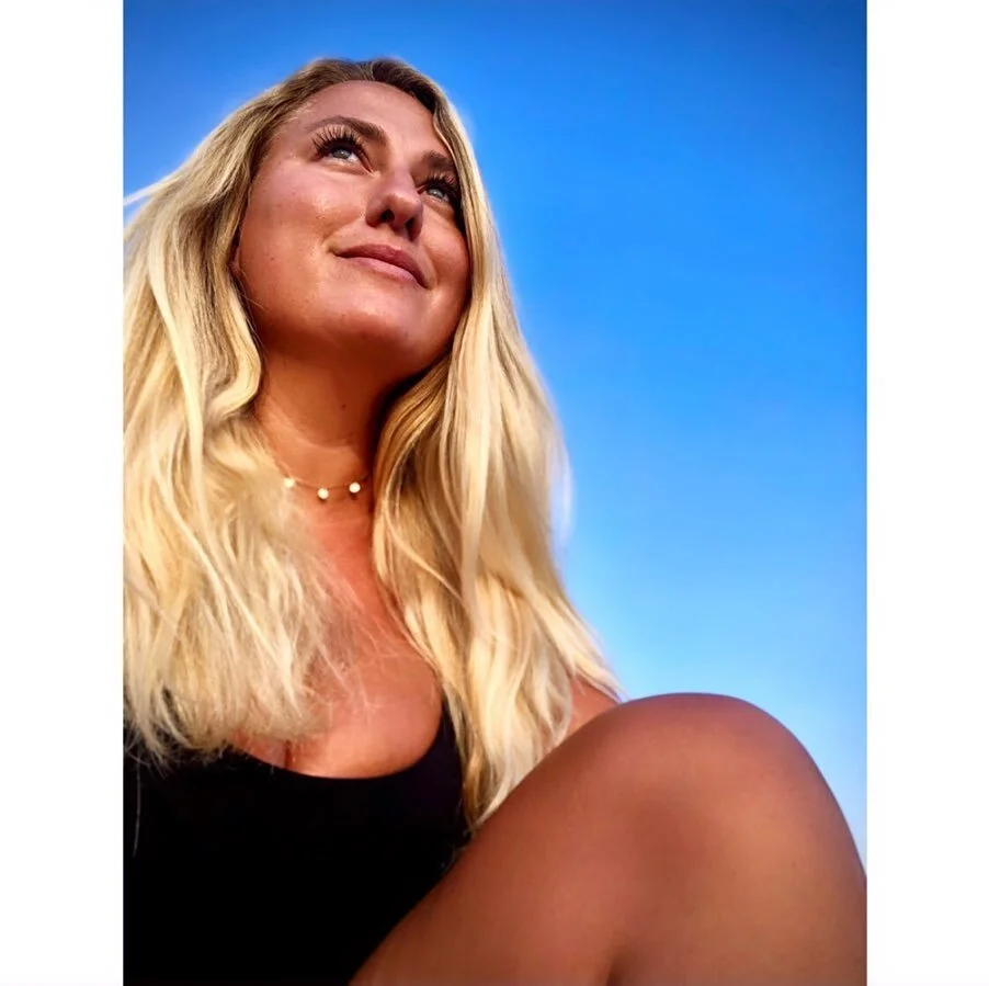 🌵 When sitting alone, quietly, still in the ever expansive desert of Joshua tree
.
All I could think about was how much space I was taking up. I apologized to the lizards who scurried away when I climbed on the boulder. I whispered and stepped gentl