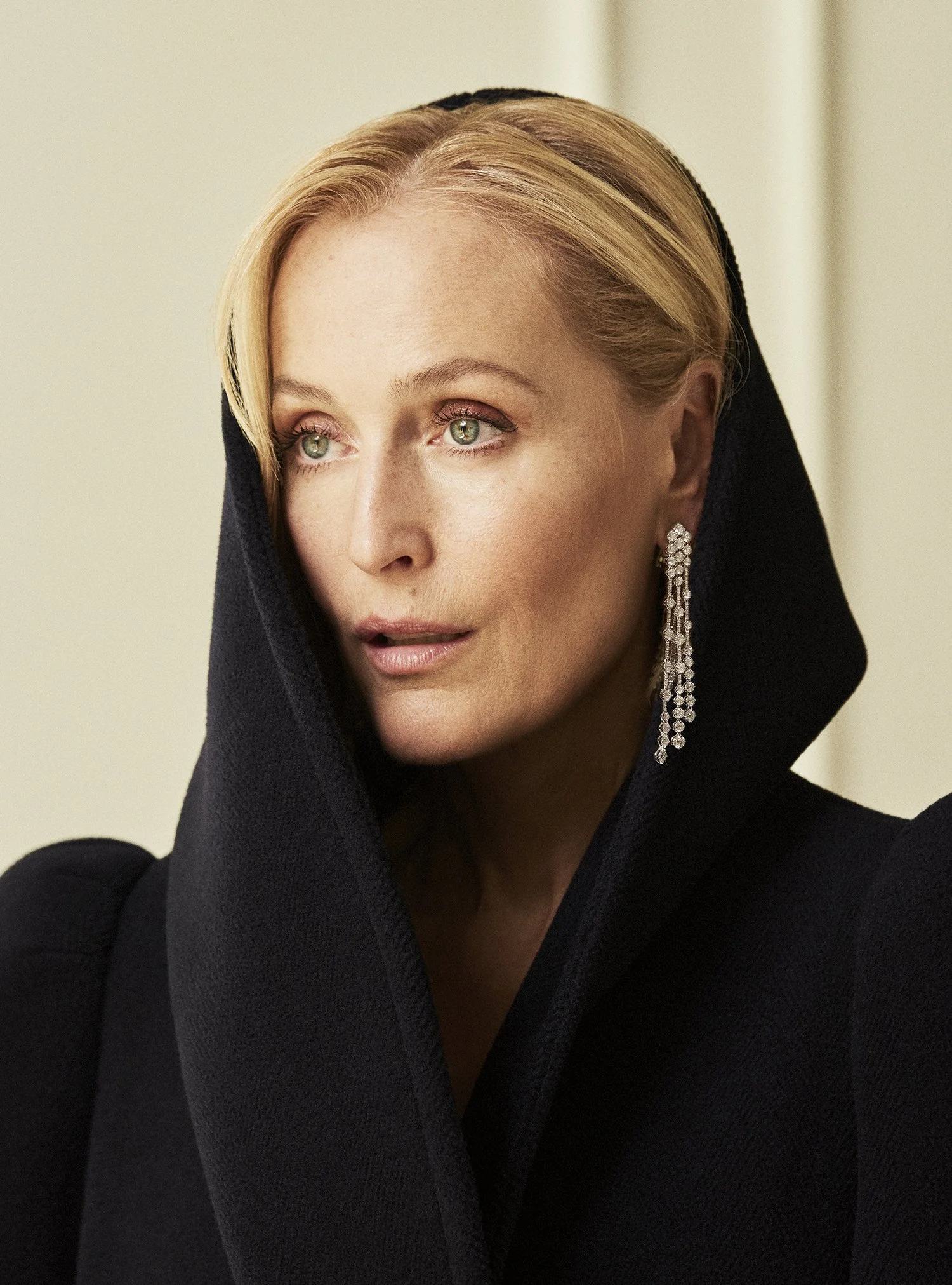 20250919_GILLIANANDERSON_SHOT_03_663 f3.jpg