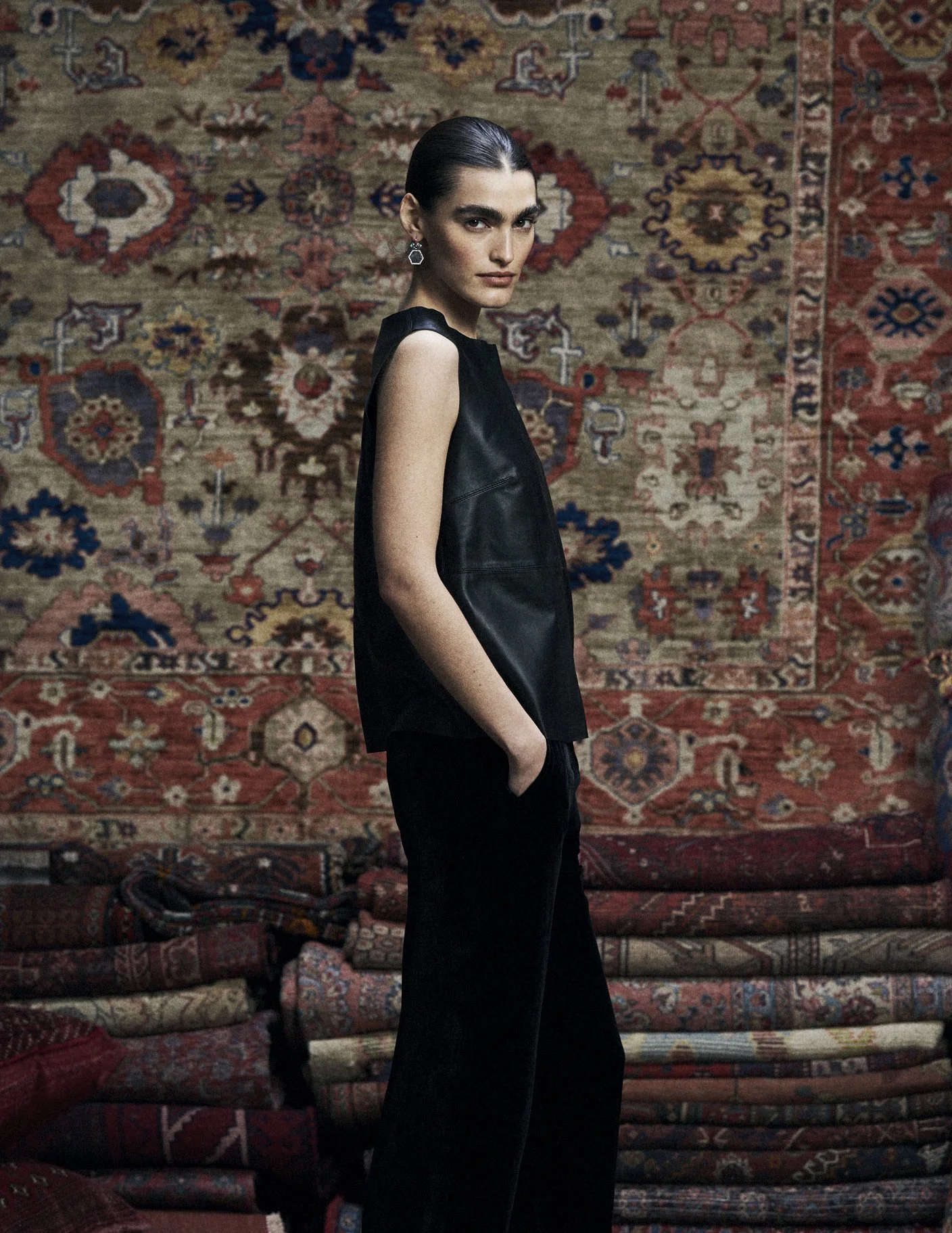 20260203_MUZUNGOSISTERS_S08_DianaTop_LeoPantsBlackLeather_BlackVelvet_043_LORES.jpg