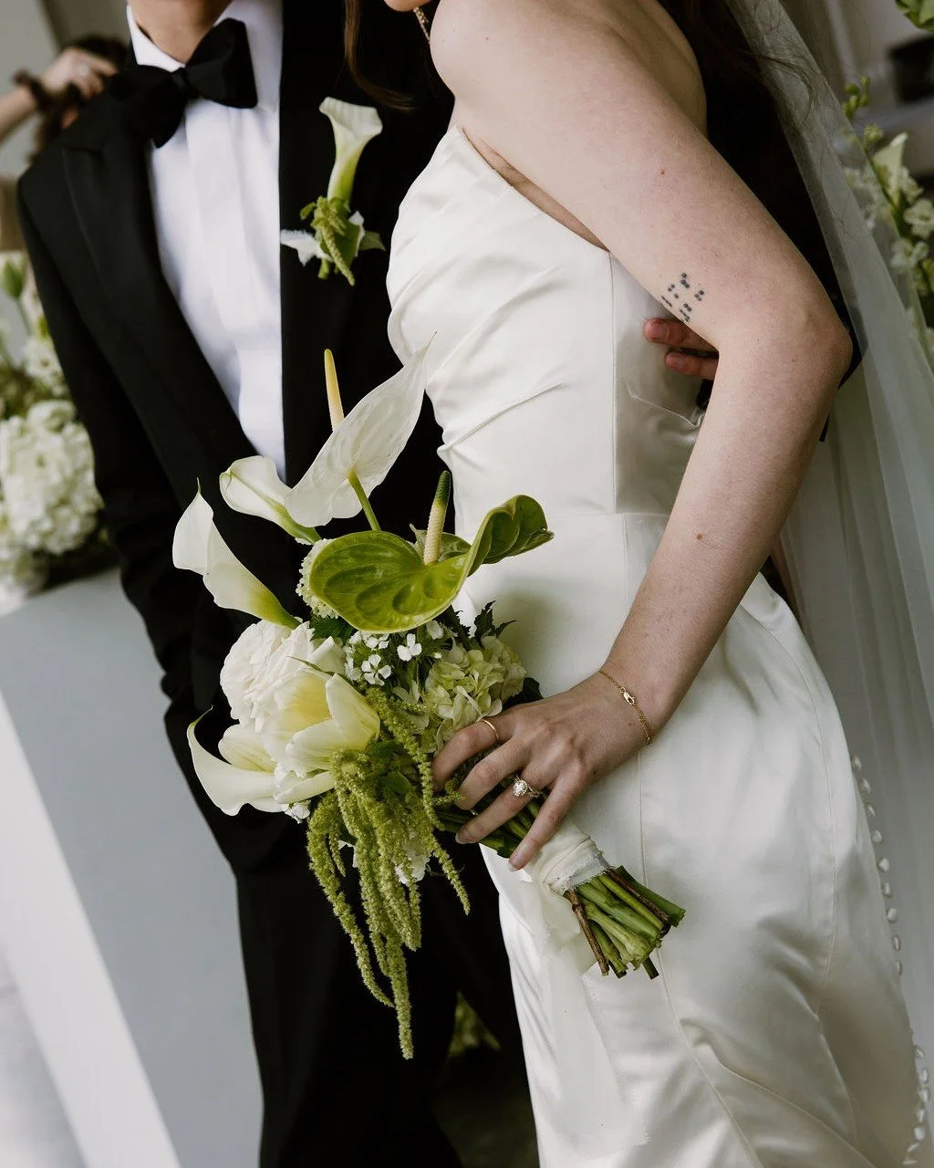 This is what timeless looks like...
This is what it feels like to be fully present on the best day of your life!
.
.
.

Photographer/Host: @indiajadephoto 
Wedding Planner/Coordinator: @amberhansenevents 
Venue: @theseventyfivevenue 
Flowers: @kiwi_b