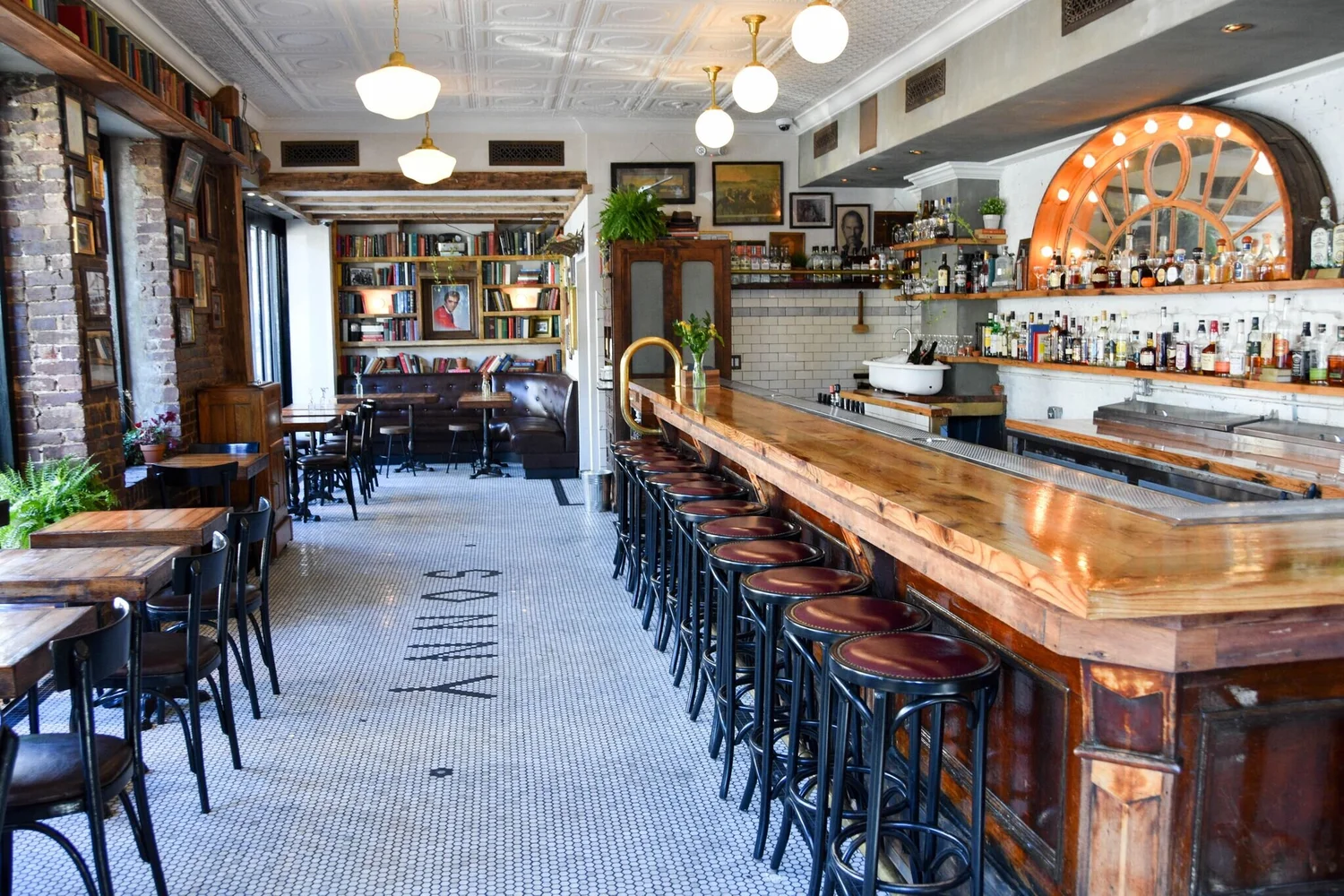 Bar photo 1