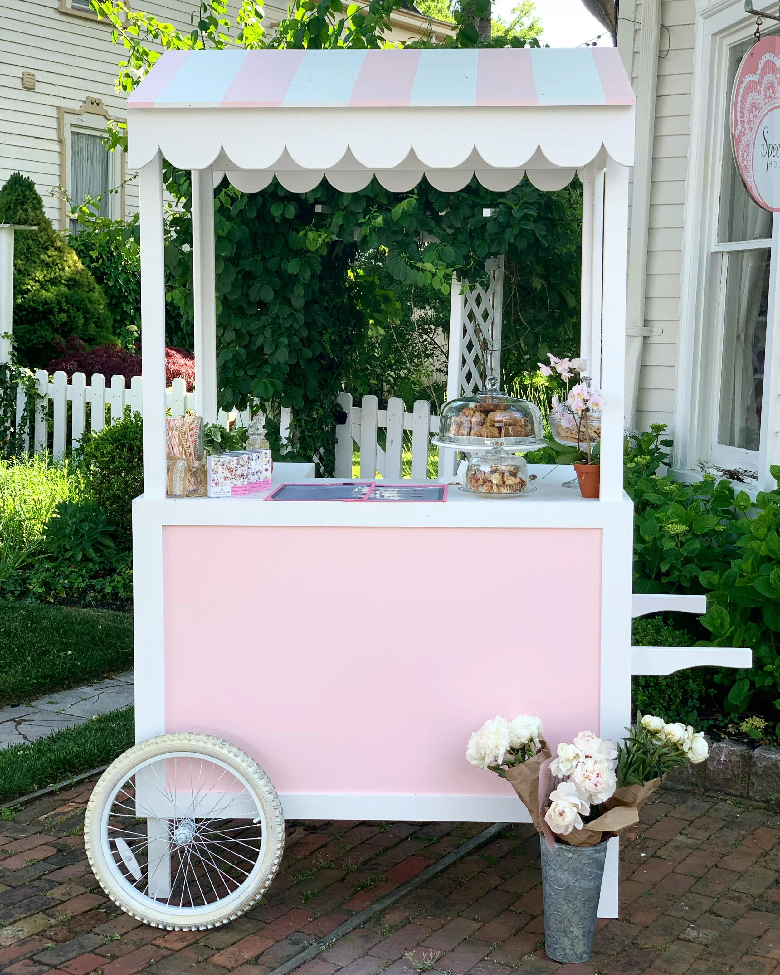 Tea — Special Effects Salon + Tea