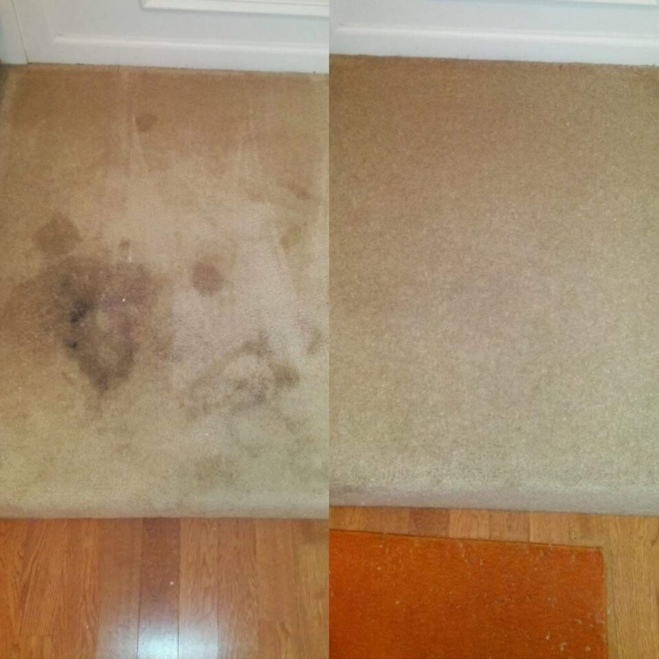 Before & After of a carpeted stoop inside a residential home.