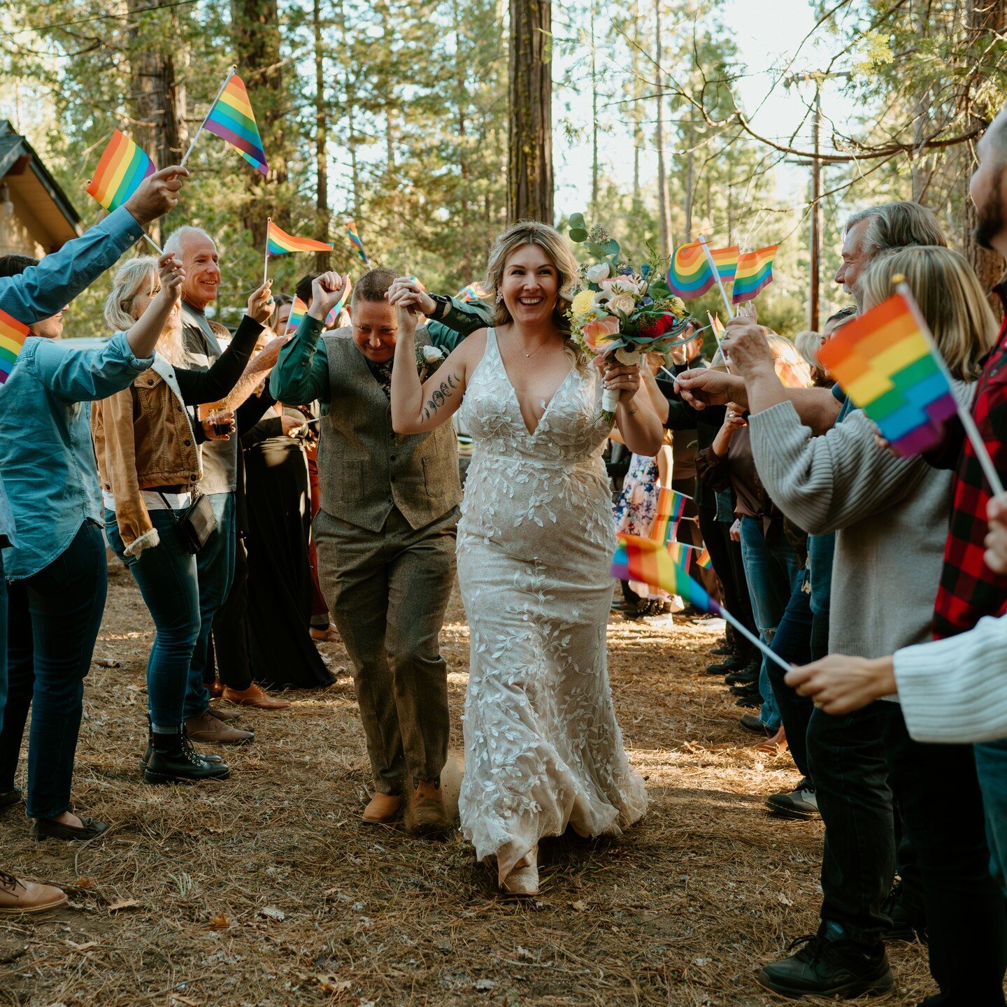 Hope everyone is having a wonderful start to 2024! Stay warm and cozy out there!
#wedding #weddinginspo 
#southcarolinaphotographer #southcarolinaweddingphotographer #southcarolinawedding #northcarolinawedding #northcarolinaweddingphotographer