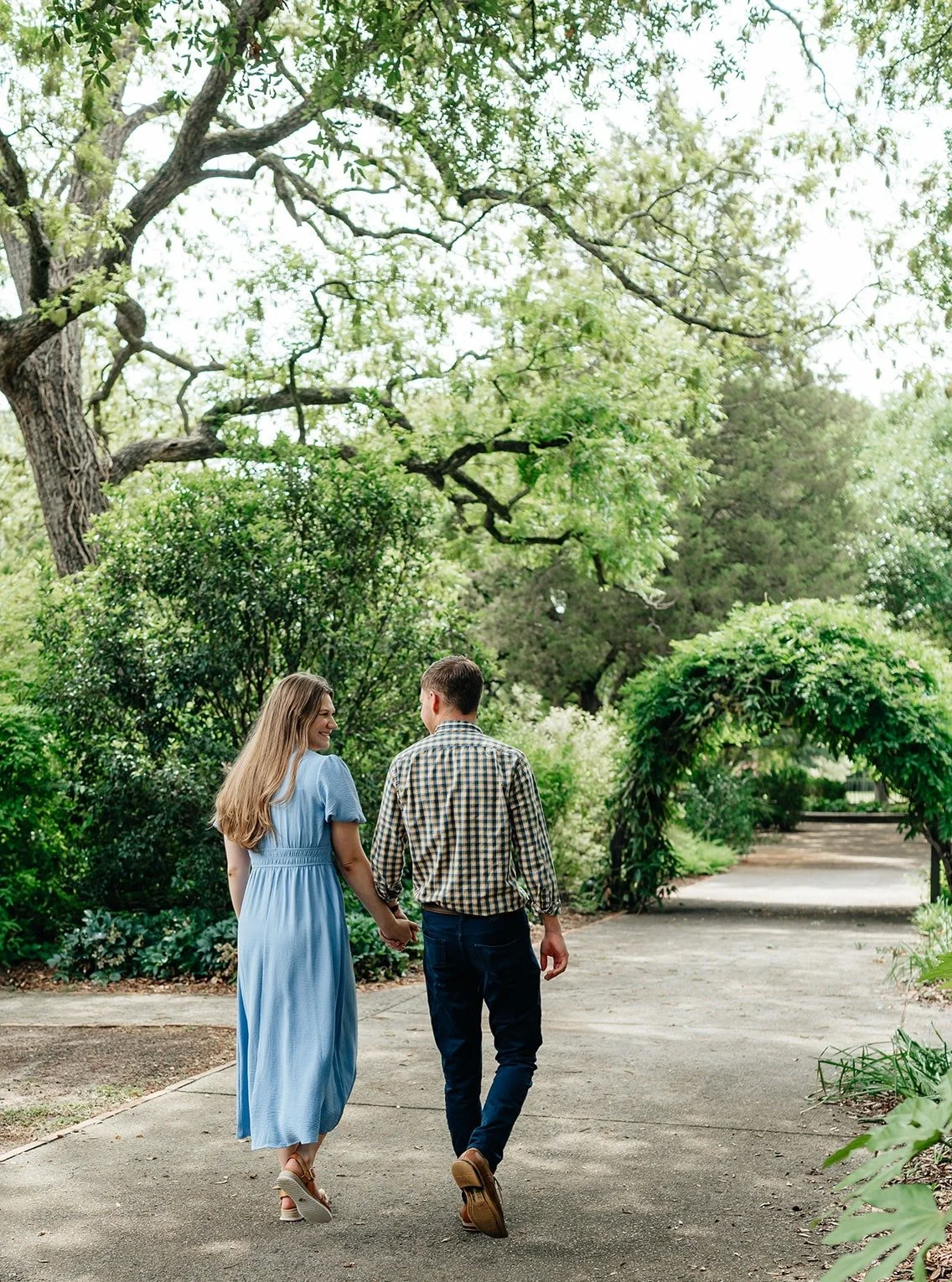 Timeless. Genuine. Yours.
Wedding &amp; engagement photography that feels like you. Beautiful location in Columbia, SC, at the Hampton-Preston Mansion and Gardens.

#engaged💍 #engagement #columbiasc #columbia #cola #colasc #hamptonprestonmansionandg