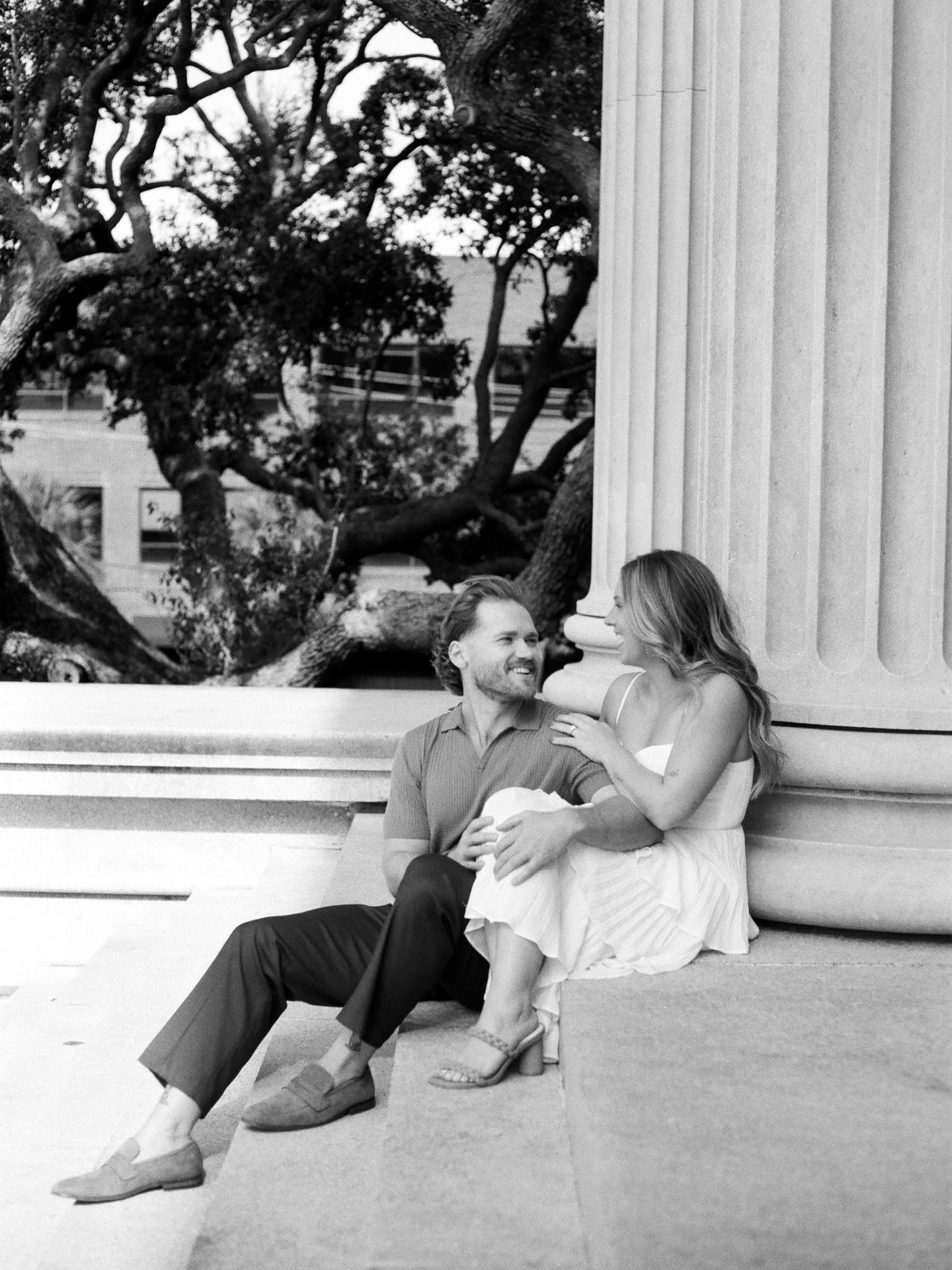 obsessed 🖤

#film #thefindlab #filmphotography #35mmfilm #blackandwhite #engagement #engaged #charlestonphotographer #charlestonsc #charlestonengagement #charlestonweddingphotographer
#charlestondowntown #charlestonsessions #charlestonscphotographer