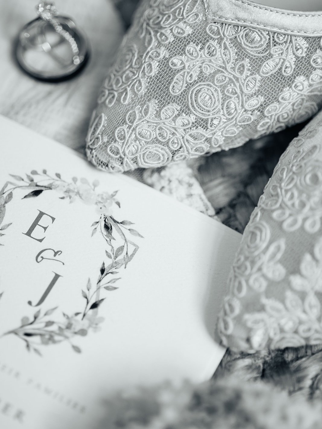 Wedding season has returned! 💍 
I am almost fully booked for 2026 and 2027 is filling up. DM me or email me if you want more info for your wedding 😊