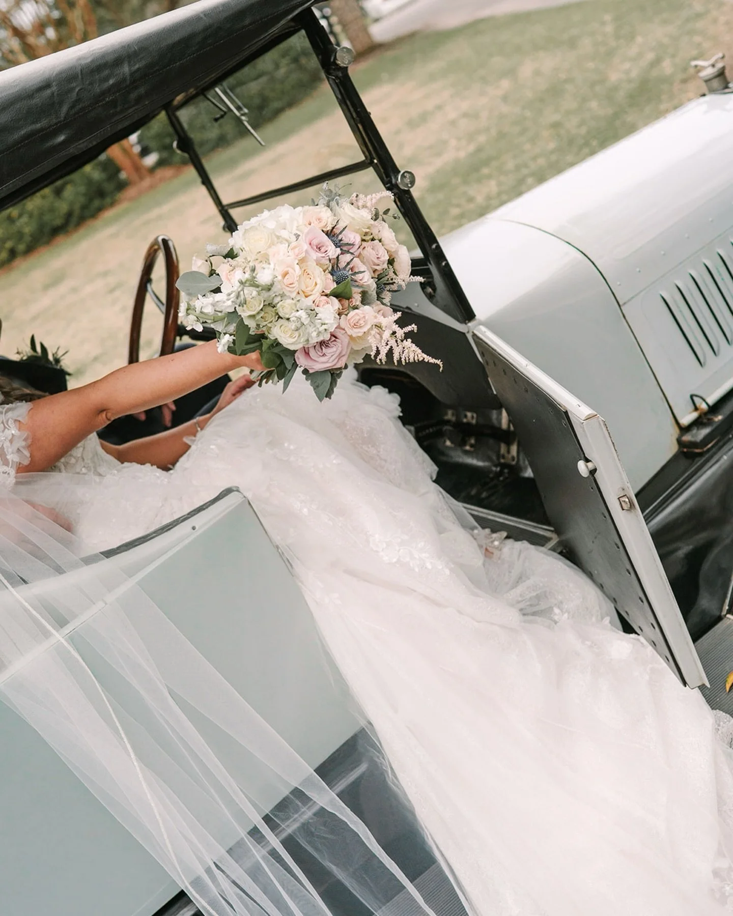 had an amazing day photographing the wedding of an amazing couple 💕 

#southcarolinaweddingphotographer #weddingphotographer #scweddingphotographer #charlestonweddingphotographer #2027bride