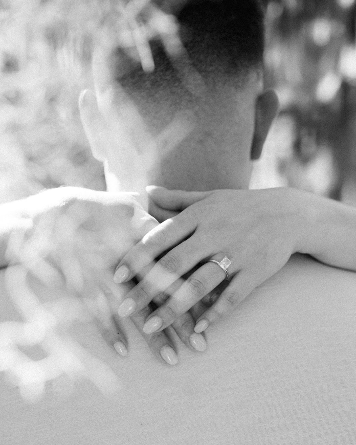 I&rsquo;m obsessed with Spanish moss 

#southcarolinaweddingphotography #southcarolinaweddingphotographer #charlestonbride #charlestonweddingplanning #charlestonweddingphotographer