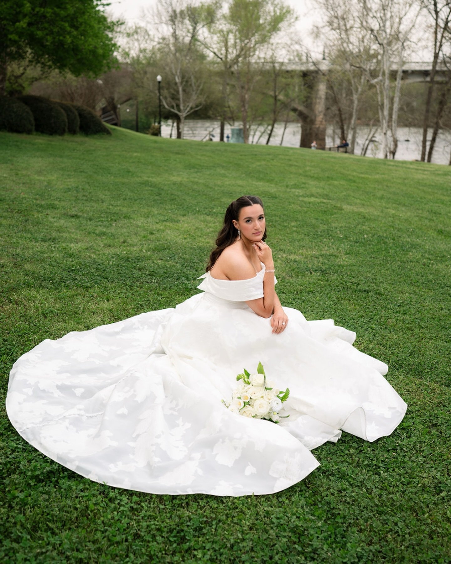 Finally can share these bridal session photos 🙌 wedding photos coming soon! 

#ColumbiaSCWeddings #SouthCarolinaBride #BridalSession #BridesOfInstagram #WeddingInspiration