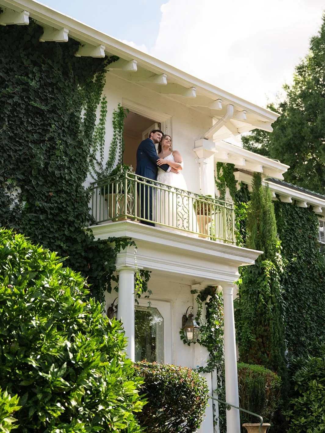 Wedding day!! 💍 
@thetaustinfinchhouse 
@briannaleighbeautync 

#NorthCarolinaWeddingPhotographer
#SouthCarolinaWeddingPhotographer
#NCWeddingPhotographer
#SCWeddingPhotographer
#CarolinasWeddingPhotographer

 &bull; North Carolina wedding photograp