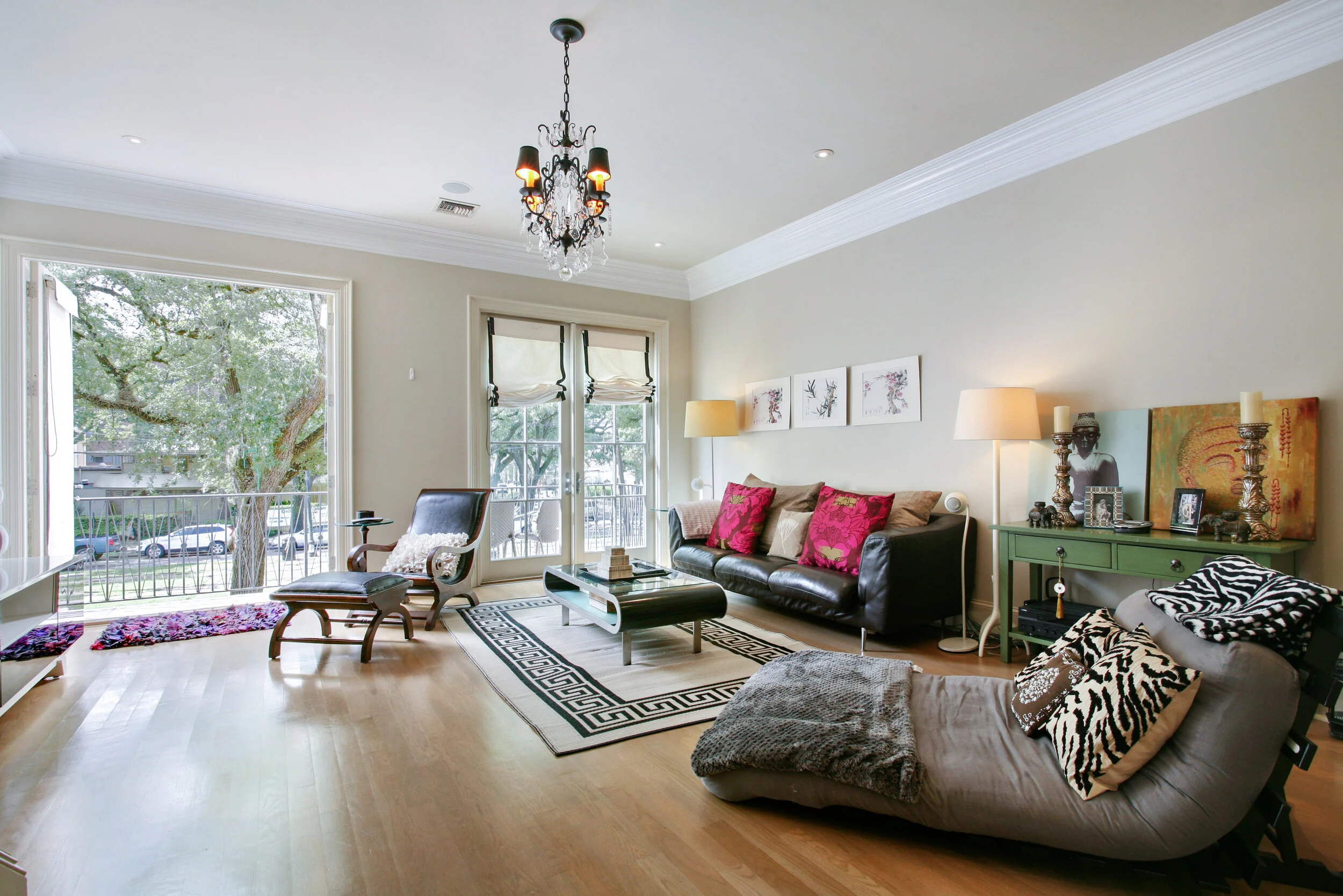 “We loved staying in this beautiful home and getting to experience the wonderful neighborhood. The house was very clean and well equipped. We are hoping to return sometime soon.” - Kyle