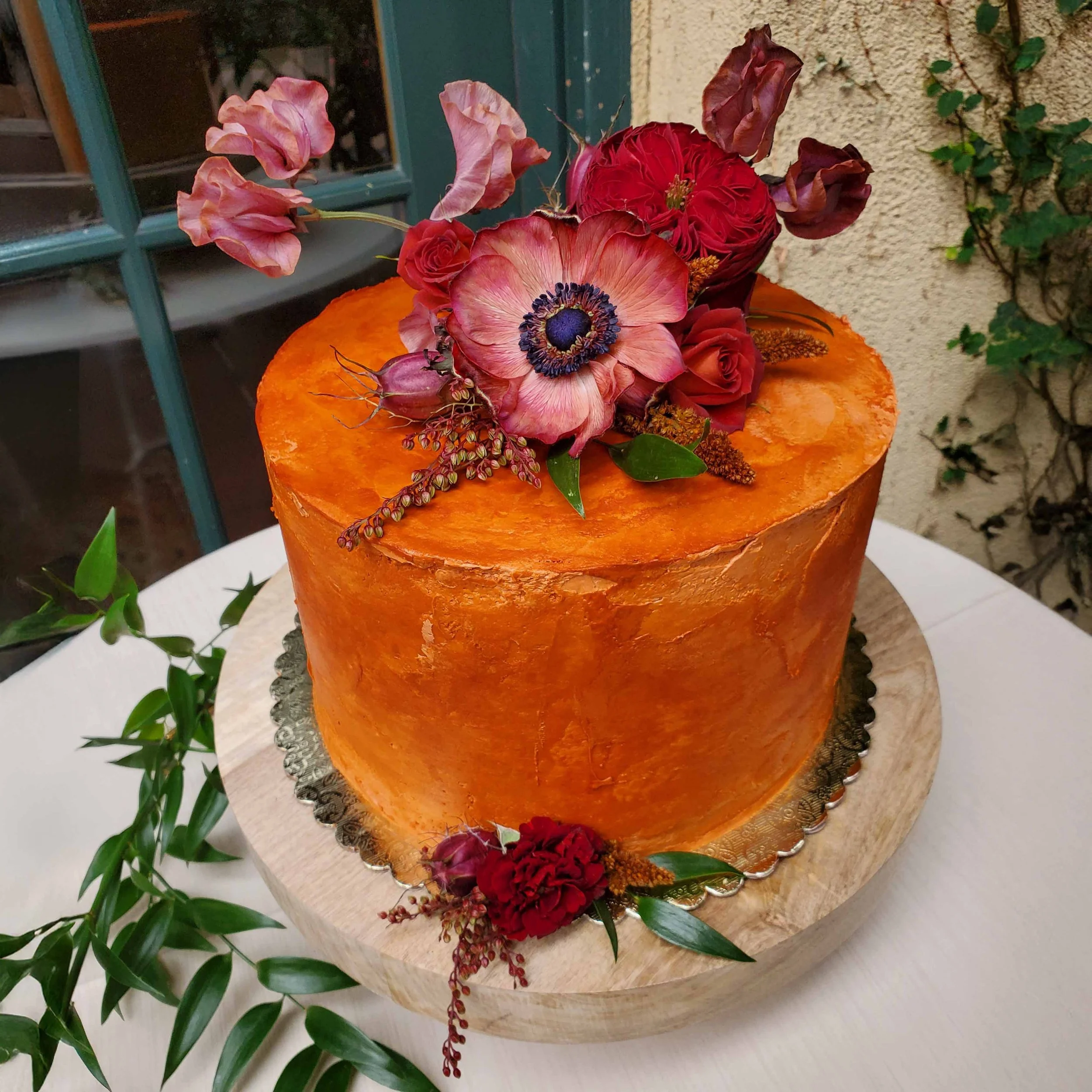 orange wedding cake in oregon