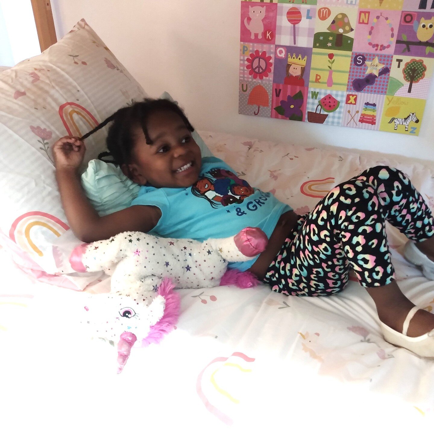 Mom + 4 kids + new beds of their own = Welcome Home! 

Add in a new job offer for Ariana, and things are looking up for her and her family. Although her siblings were still in school during our reveal, little Amyla brought the joy for all of them. Af