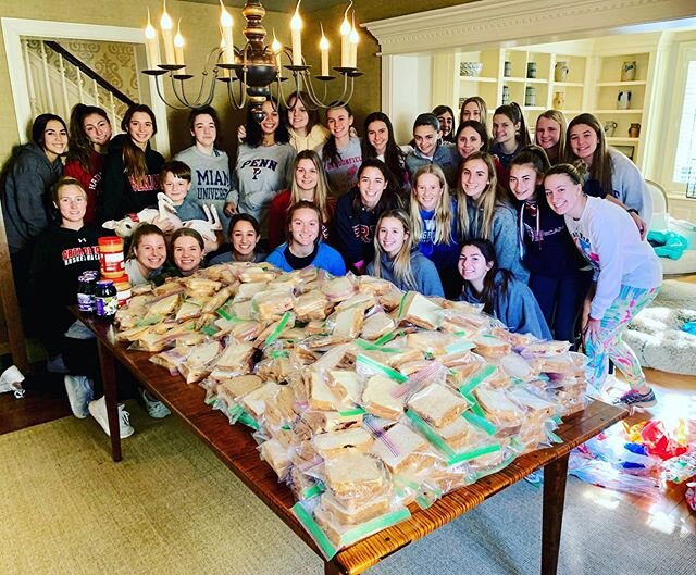 Thanks to all the upcoming and club members who joined our founders on #mlkdayofservice to make sandwiches (624!!!) for @cathedralkitchen 💙#girlswithgoals