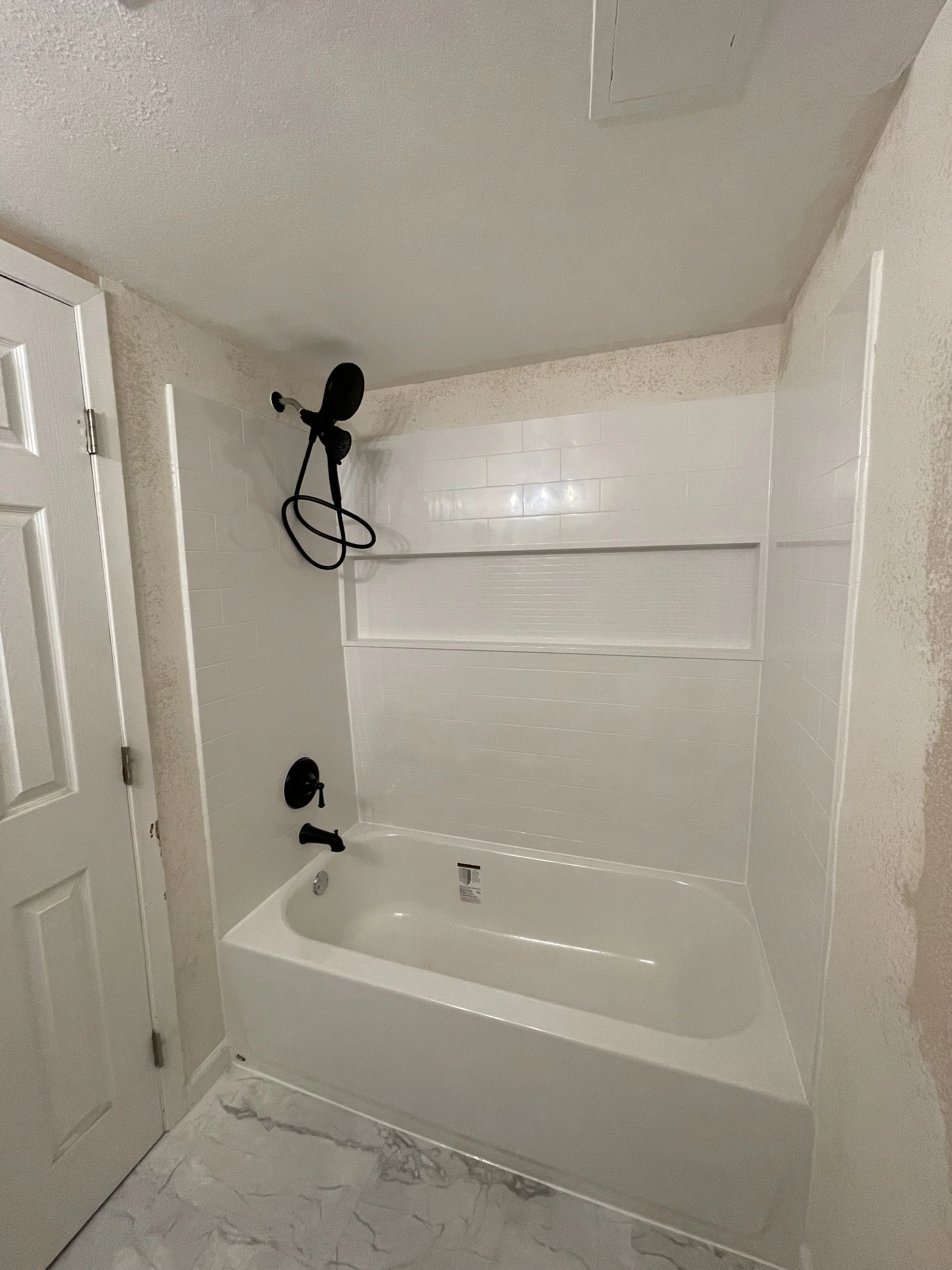 Tub surround 