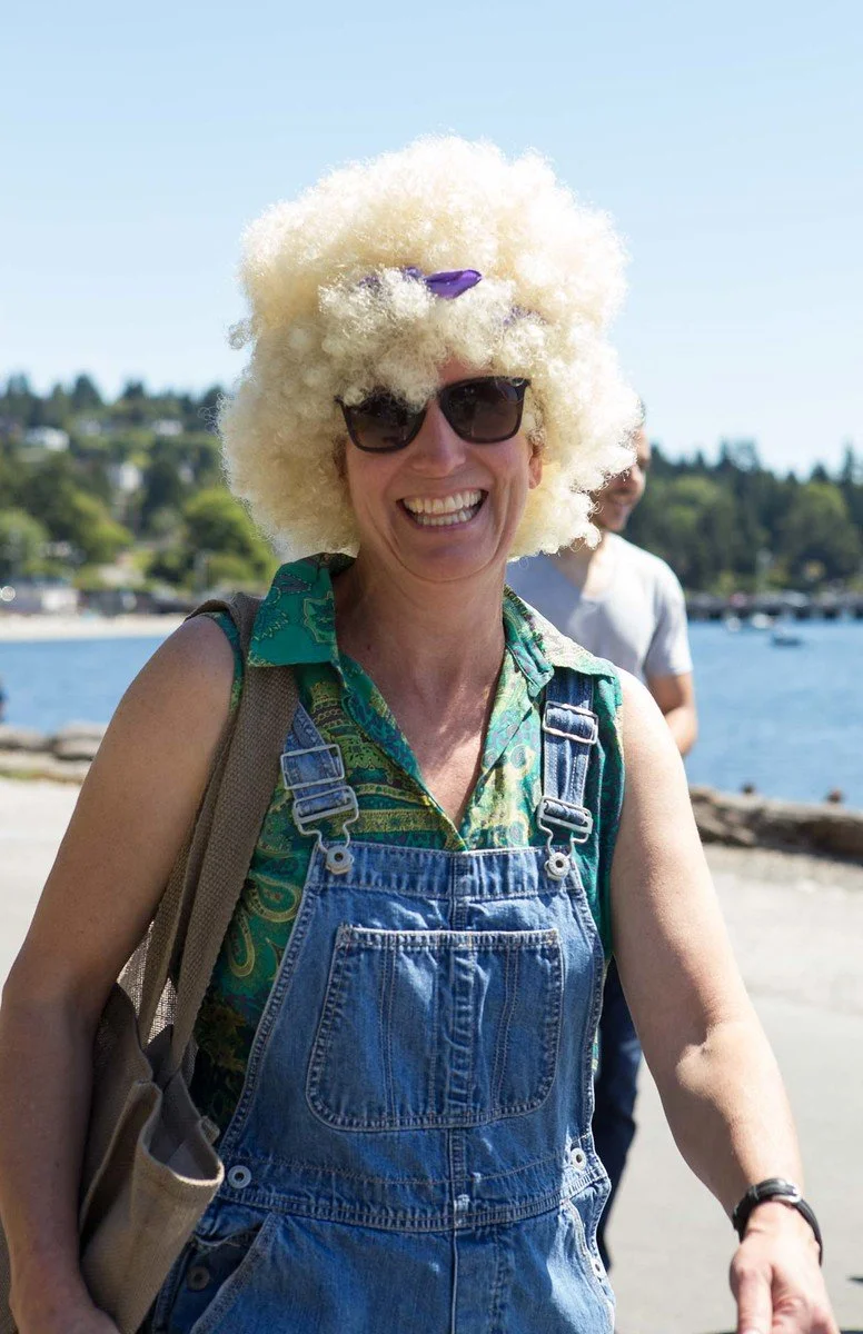 Leslie-wig.jpg