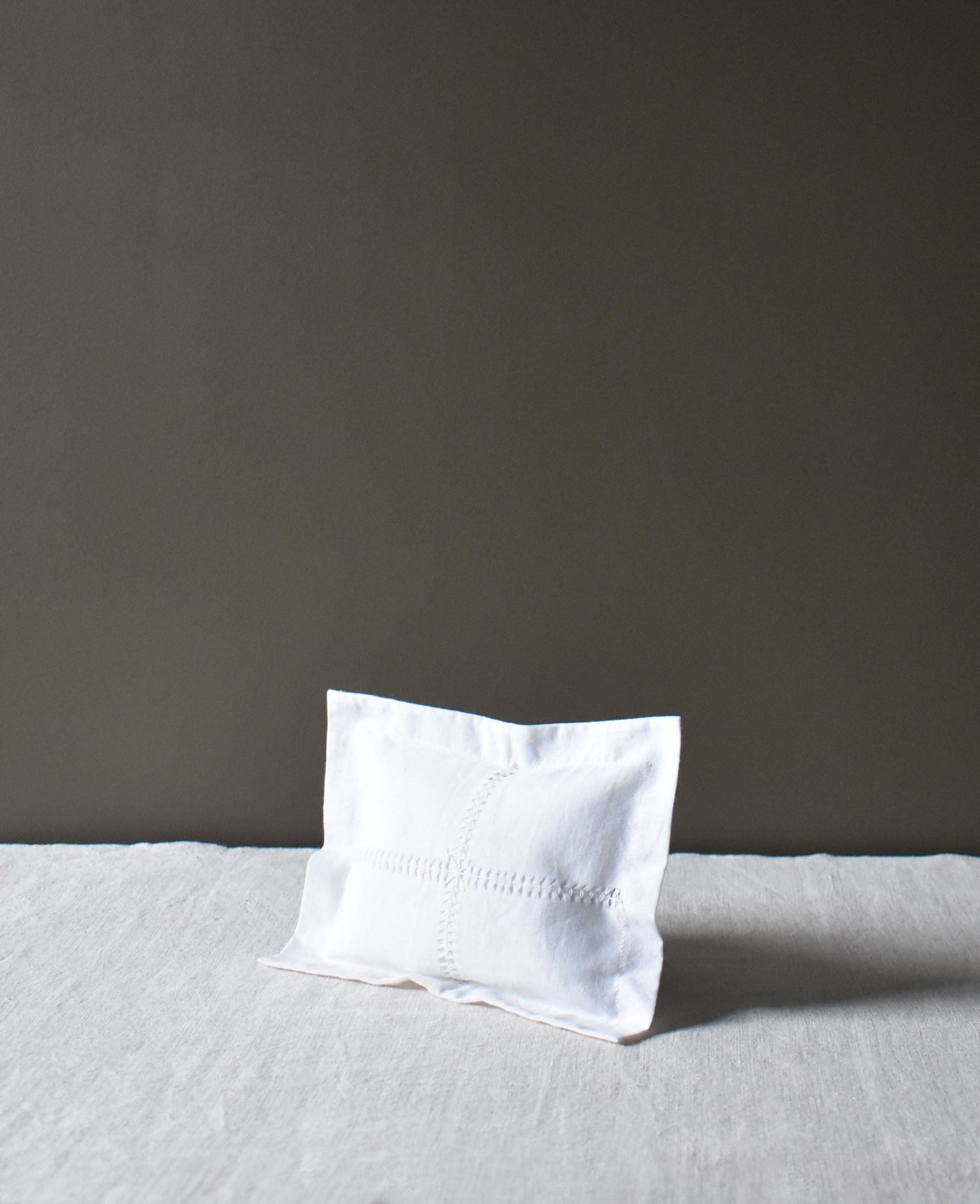 White-Cushions-S-1.jpg