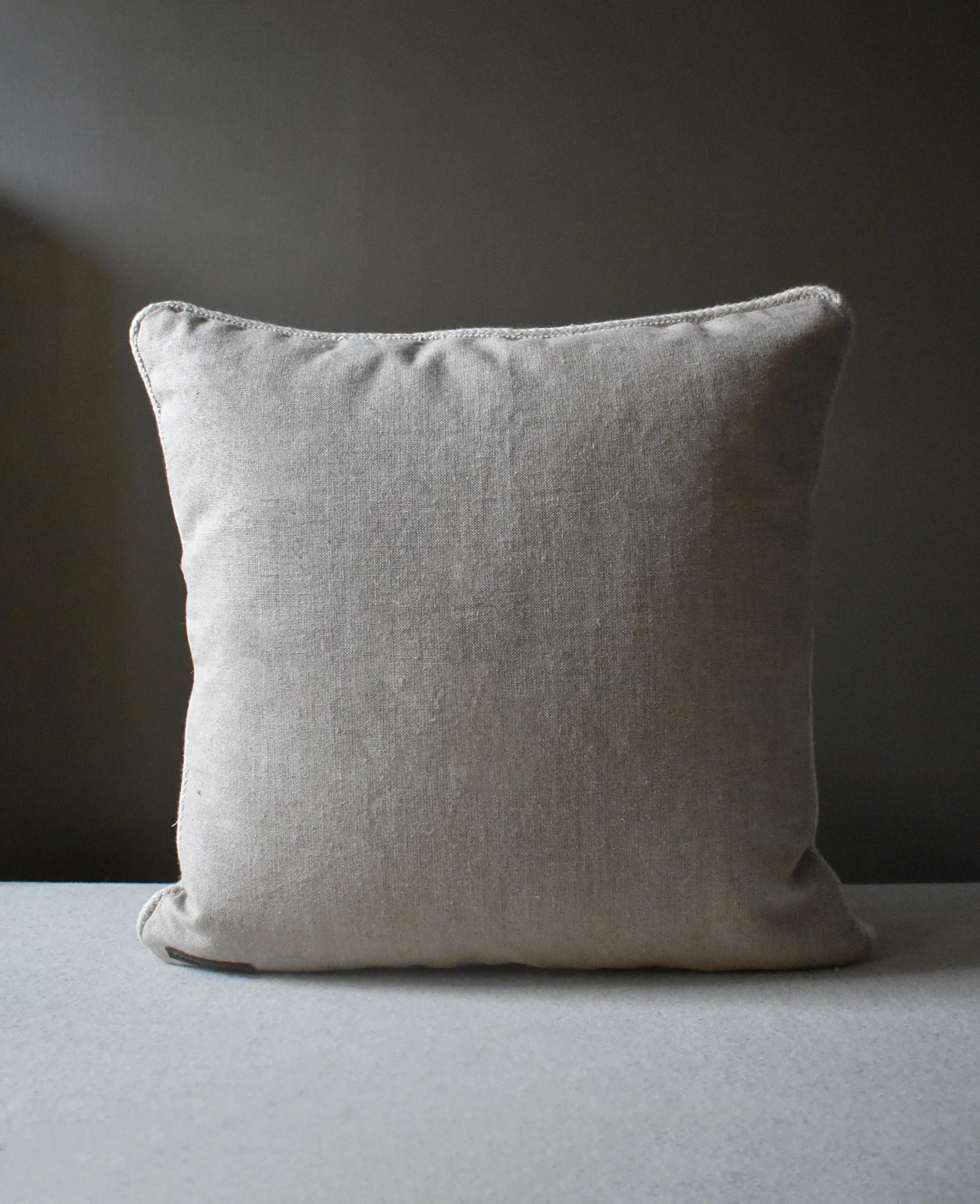 cushion-50x50-2-back-brown.jpg