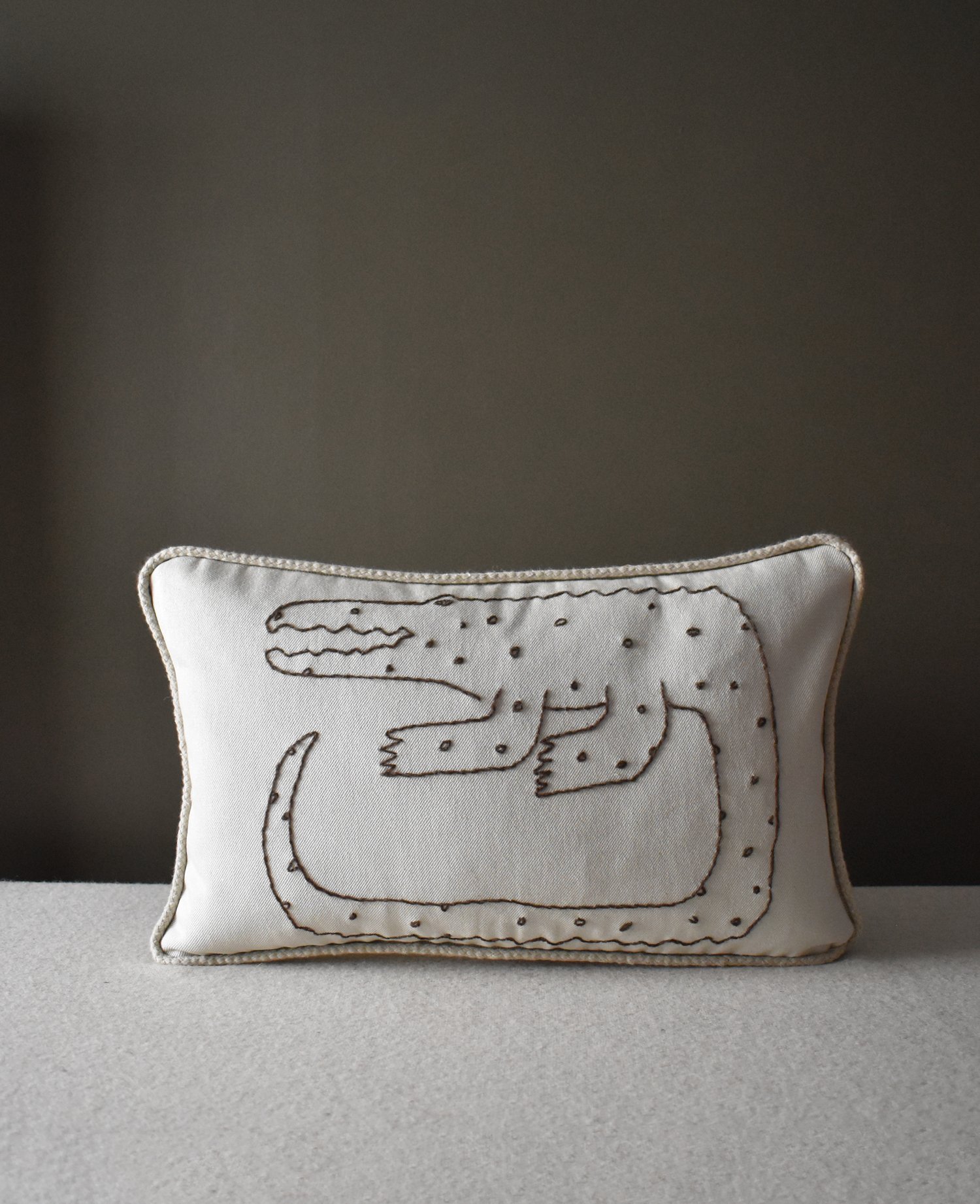 Crocodile, Cushion