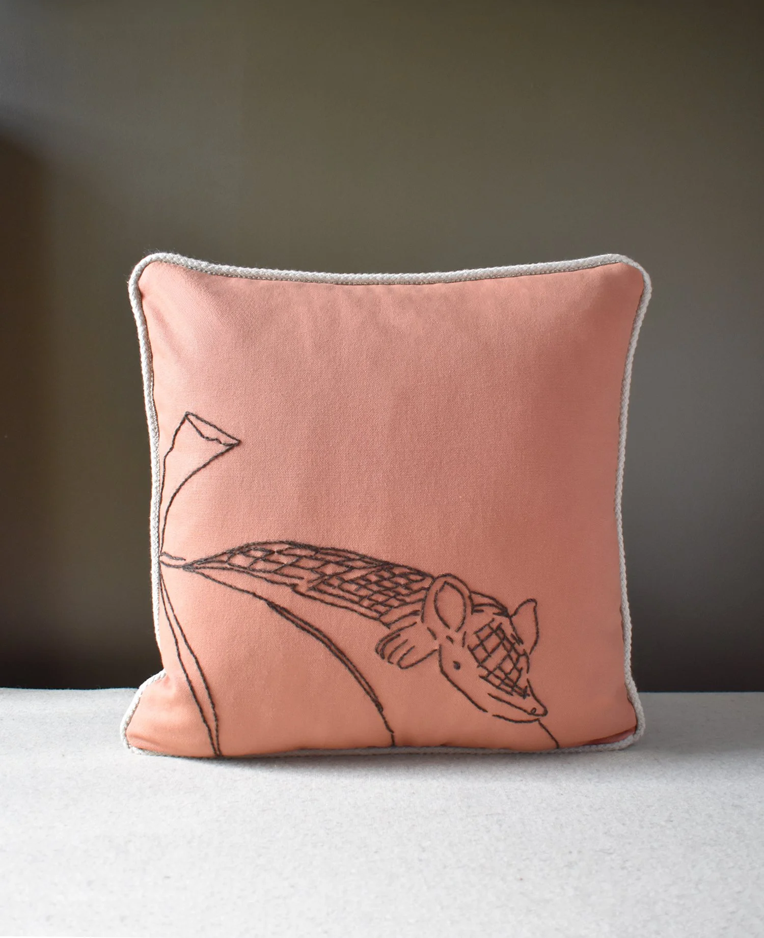 Armadillo, Cushion