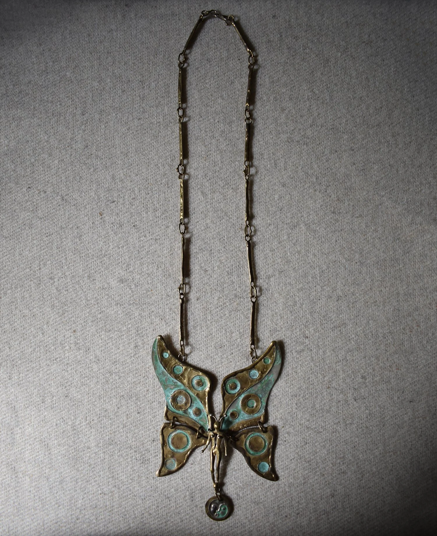 Butterfly-Necklace-3.jpg